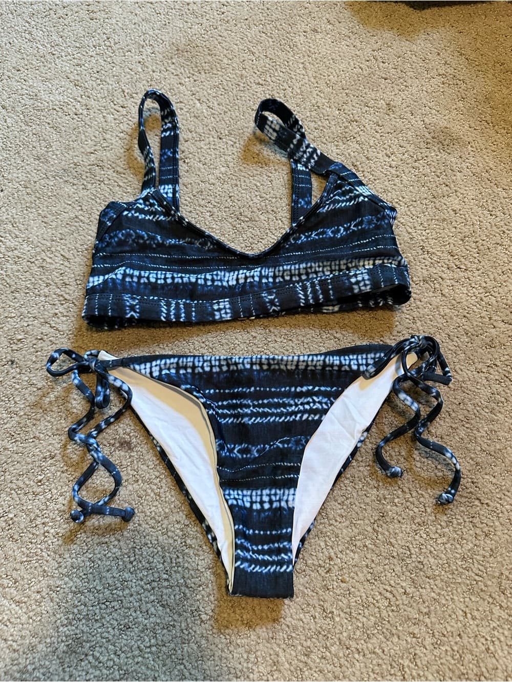 NWOT L*Space Lilly tie dye Bitsy Cut bikini set extra small