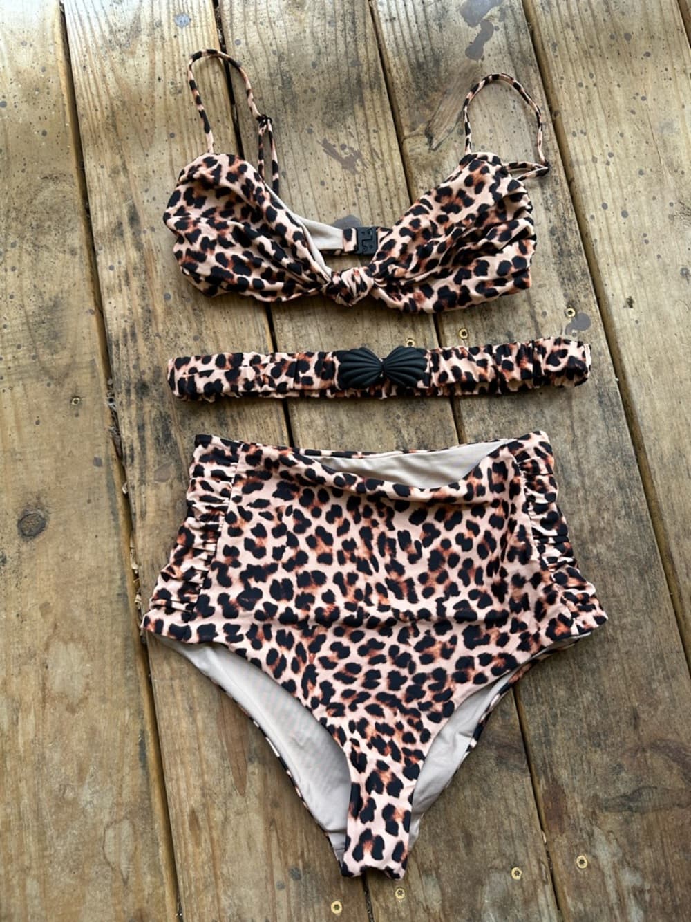 Johanna Ortiz Mirame Uganda high waist leopard bikini set