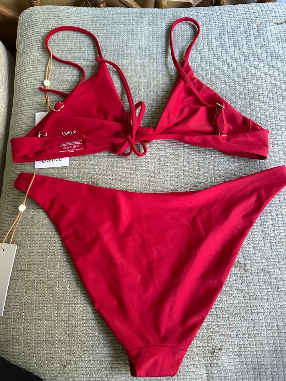 NWT Quince bikini set cherry red - Thumbnail 3