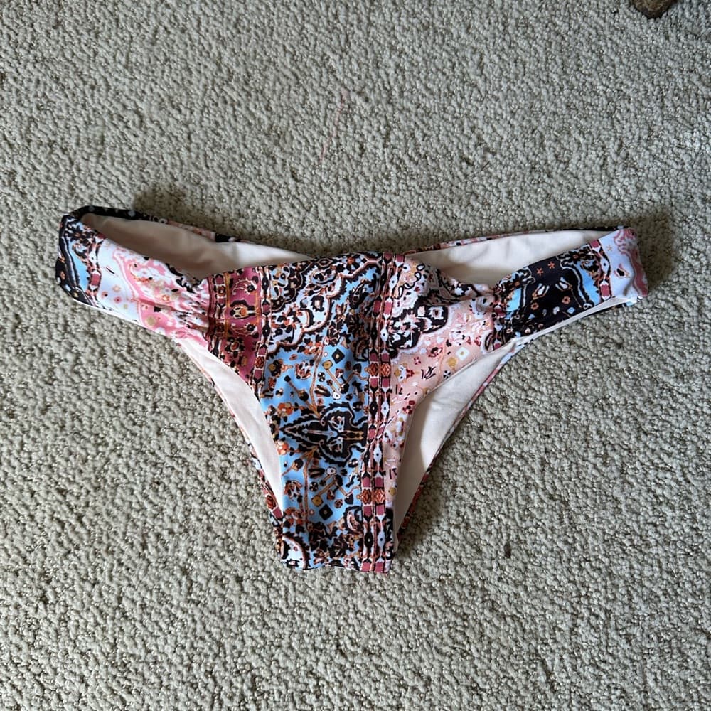 NWOT L*Space Monique bitsy cut bohemian floral bikini bottoms - Thumbnail 2