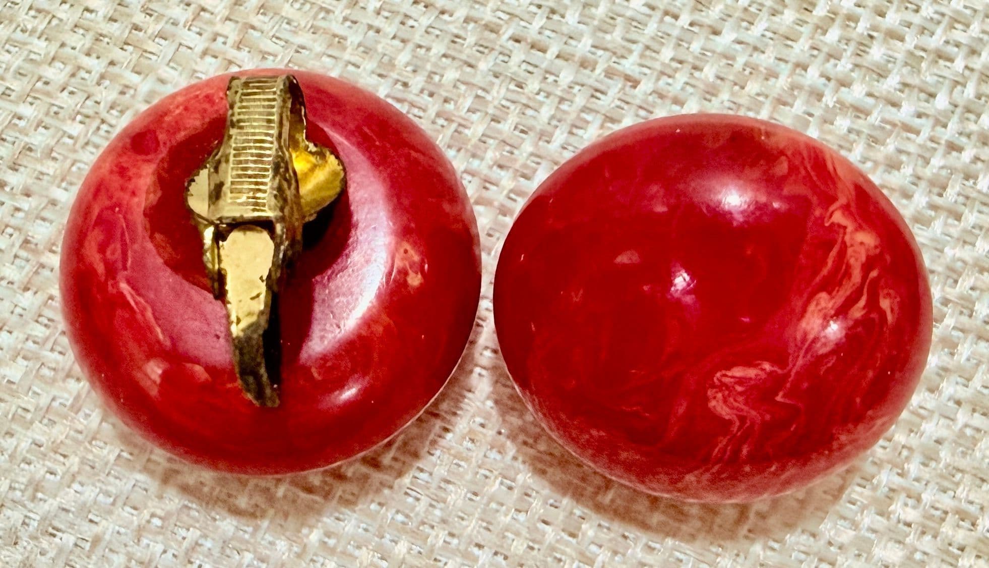 2K. 1940s Cherry Red Swirl Bakelite Earrings