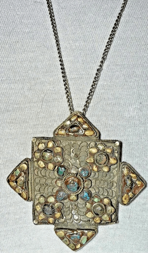 4B. 1900s Tibetan Reliquary Pendant Amulet Necklace - Thumbnail 2