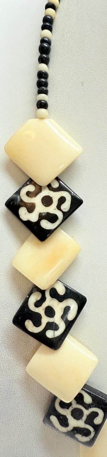 5C. Vintage 1950s African Antler Batik Design Black & White Necklace - Thumbnail 3