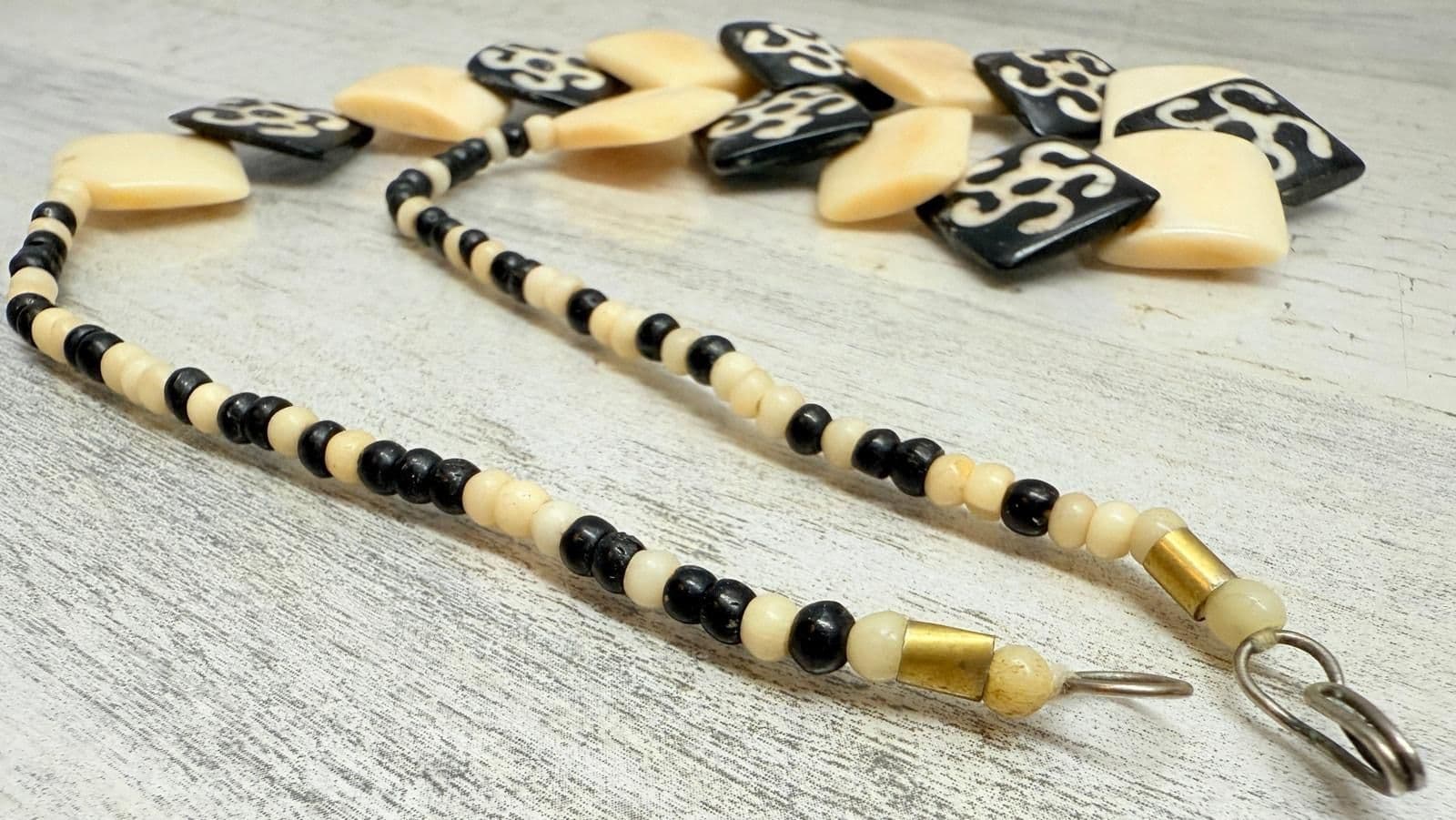 5C. Vintage 1950s African Antler Batik Design Black & White Necklace - Thumbnail 5