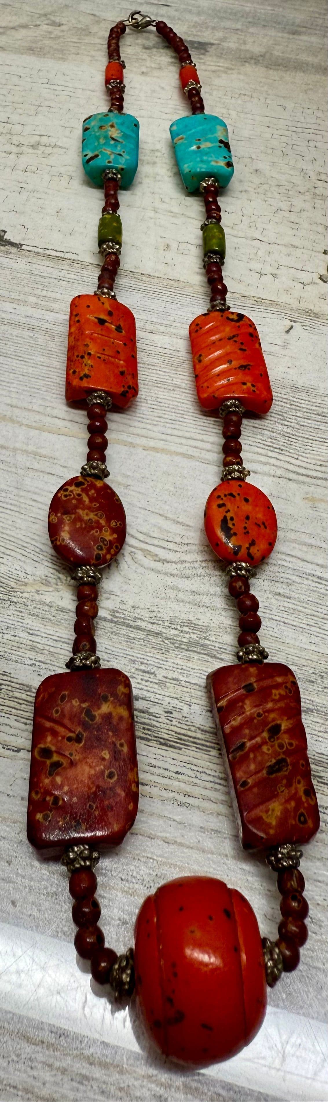 3D. Vintage 1970s Multicolor Coral Necklace with Silver Tone - Thumbnail 2