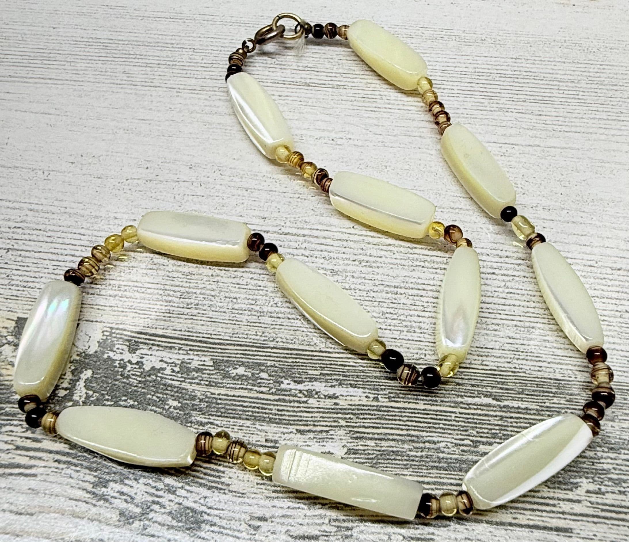 2R. Antique 1920s Mother of Pearl & Glass Bead Necklace - Thumbnail 3