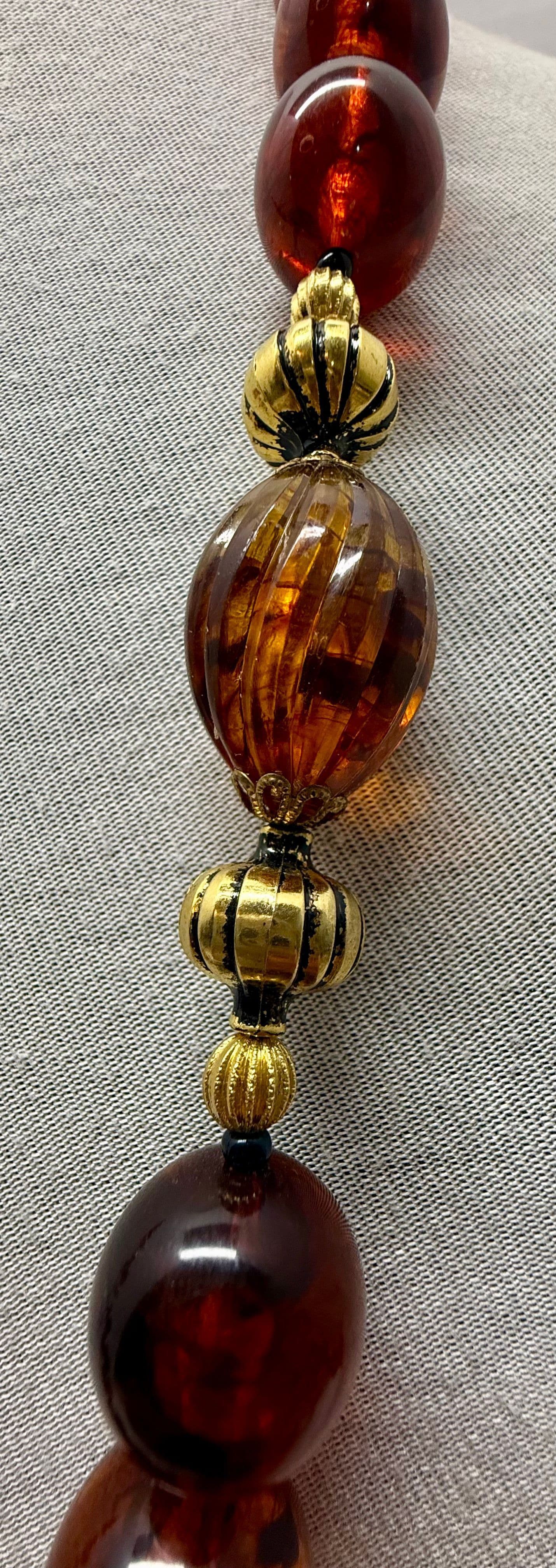 3C. Vintage 1980s Faux Amber Lucite Root Beer Ball Bead & Gold Tone Necklace - Thumbnail 2