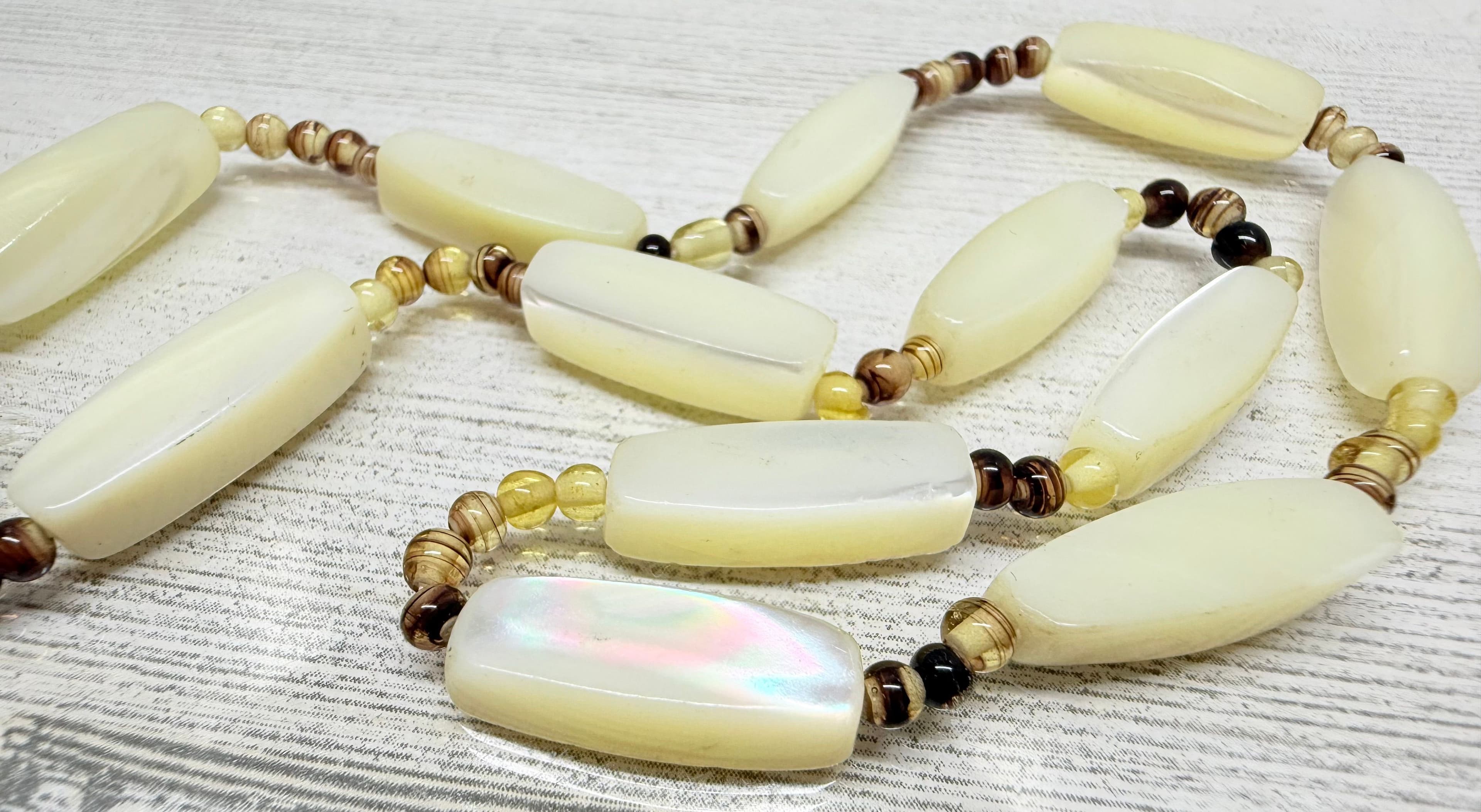 2R. Antique 1920s Mother of Pearl & Glass Bead Necklace - Thumbnail 5