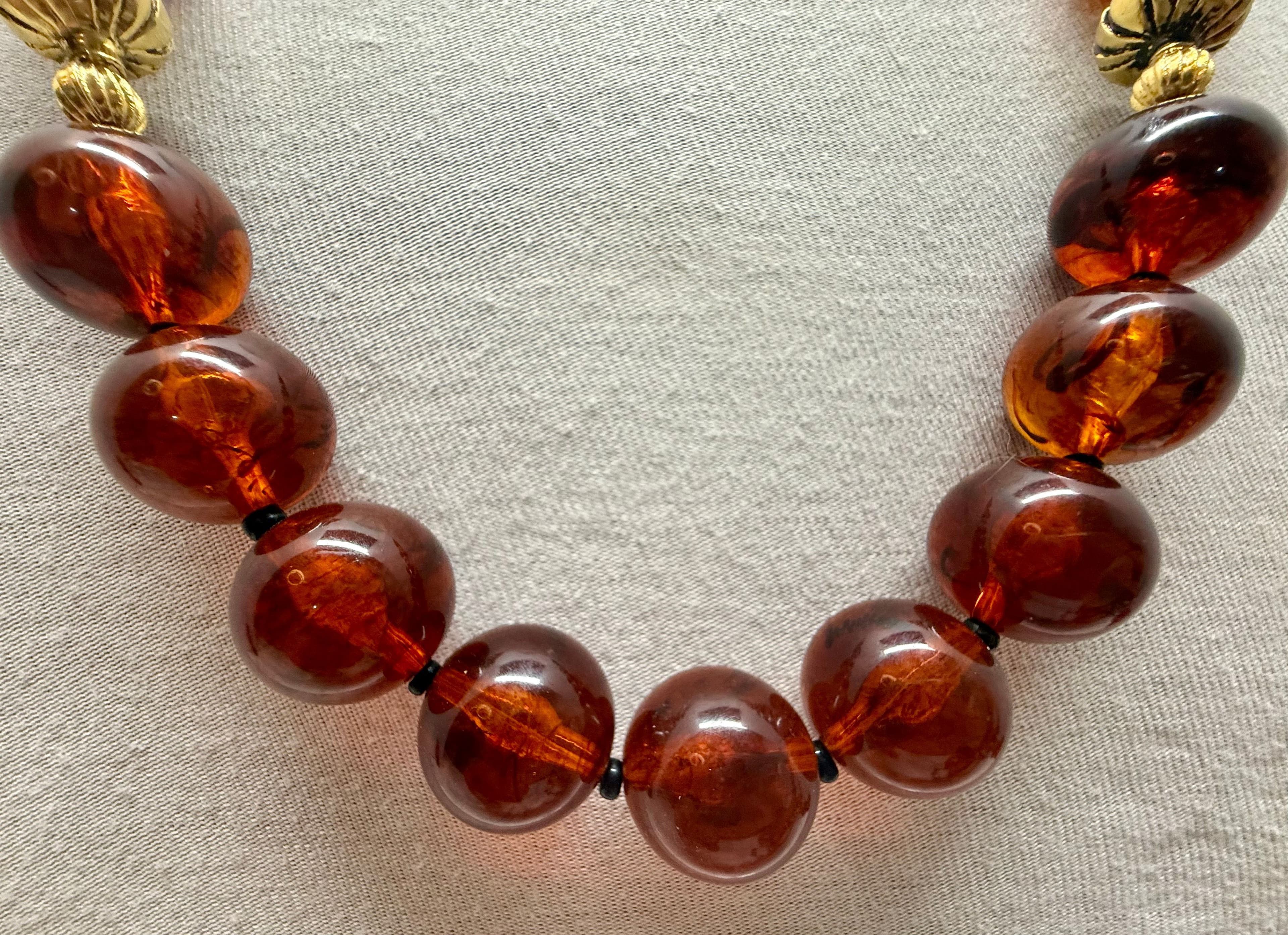 3C. Vintage 1980s Faux Amber Lucite Root Beer Ball Bead & Gold Tone Necklace - Thumbnail 3
