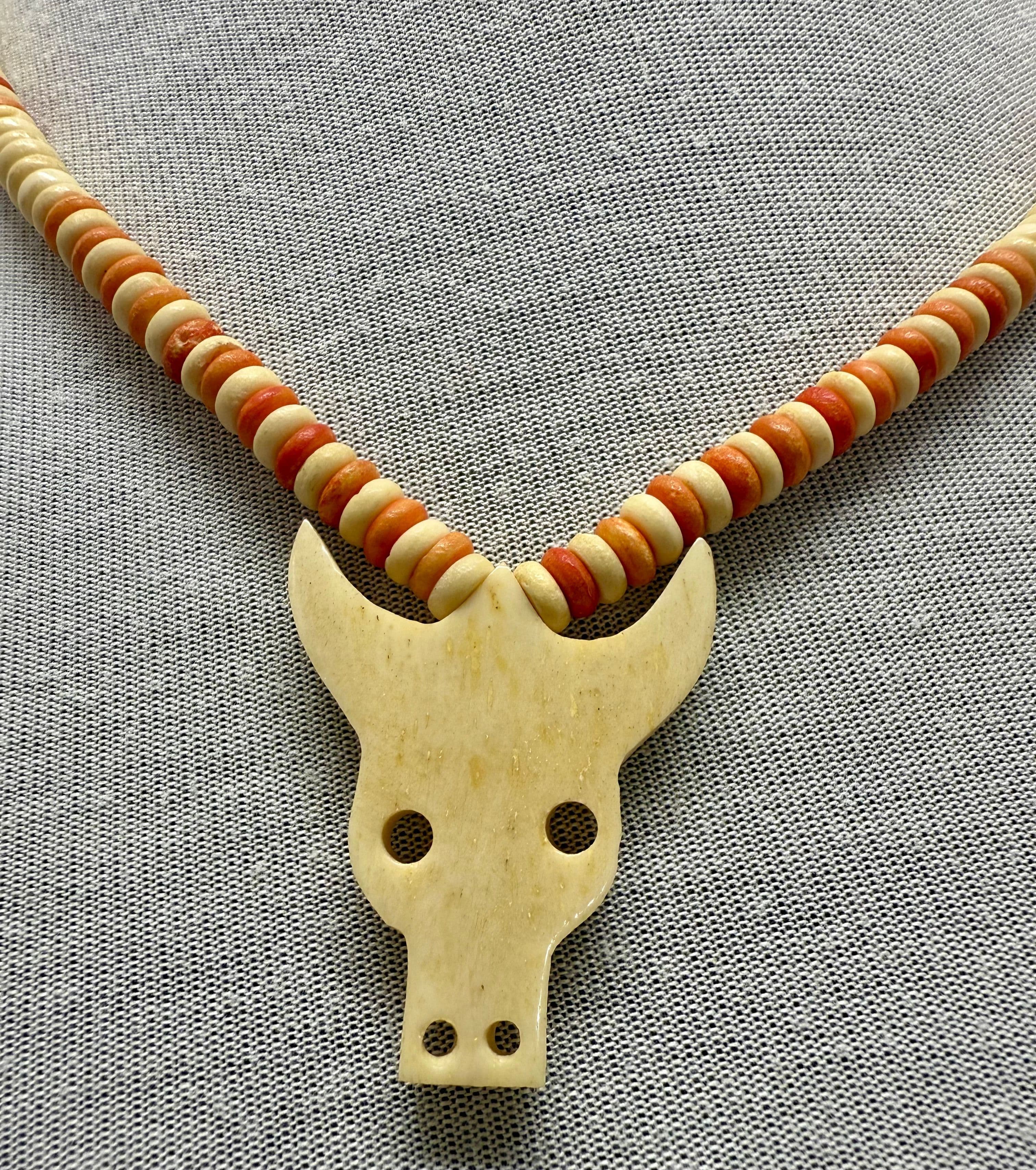 5F. Vintage 1960s Carved & Dyed Antler Cow Skull Necklace 9.5" - Thumbnail 3