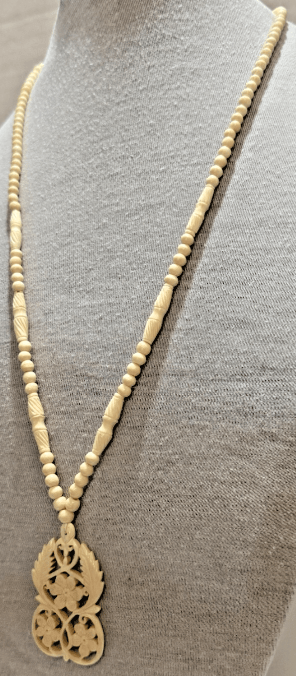 5J. Vintage 1950s Carved Antler Necklace & Floral Pendant - Thumbnail 4