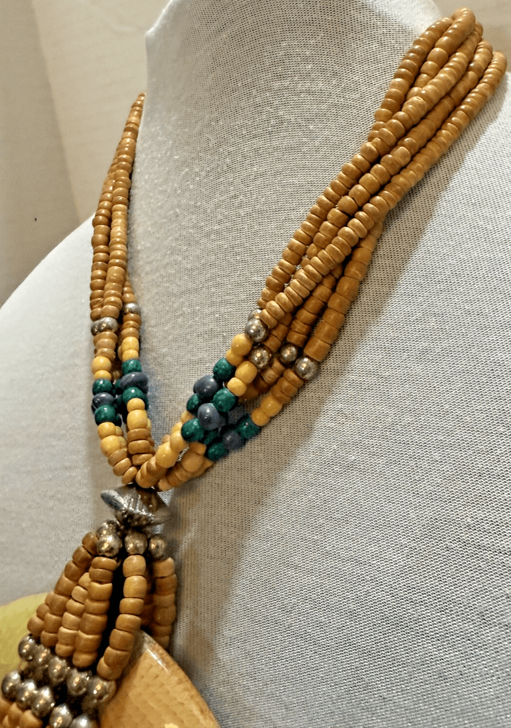 3E. Vintage 1970s Multicolor Laminate Pendant Wood Bead Silver Tone Necklace - Thumbnail 3