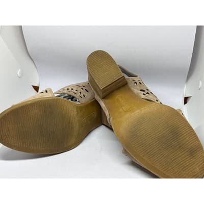 Baretraps Ilene Perforated Block Heel Sandals Shoes in Taupe Women's Size 8.5M - Thumbnail 5
