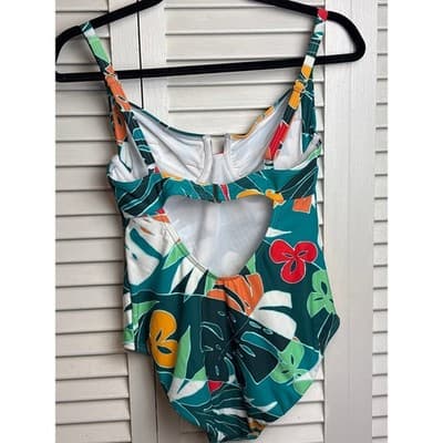Vince Camuto Bright Floral One Piece Swimsuit Size 10-Preloved Great Condition - Thumbnail 3