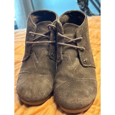 TOMS Brown Suede Lace up Wedge Booties Boots Size 5.5 - Thumbnail 2