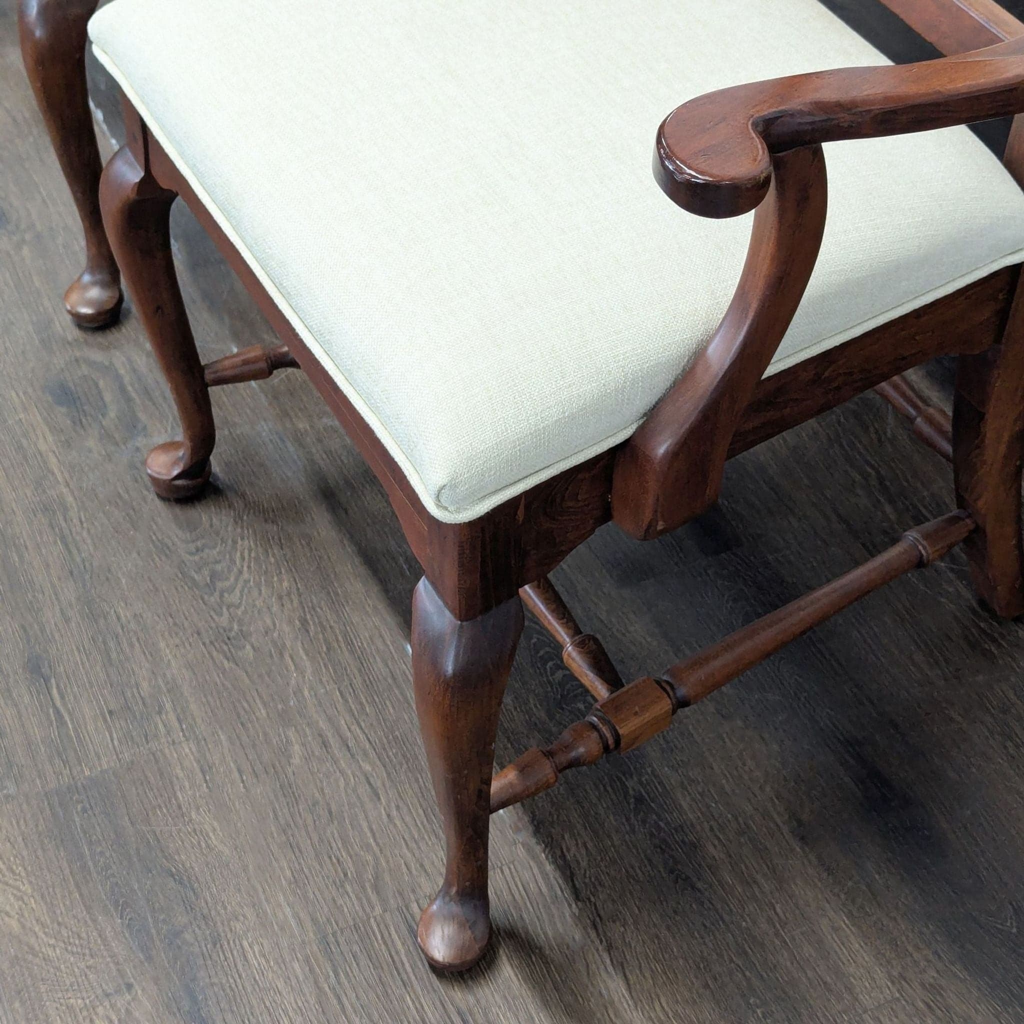 Bob Timberlake for Lexington Solid Cherry Queen Anne 9-Piece Extendable Dining Set - Thumbnail 11