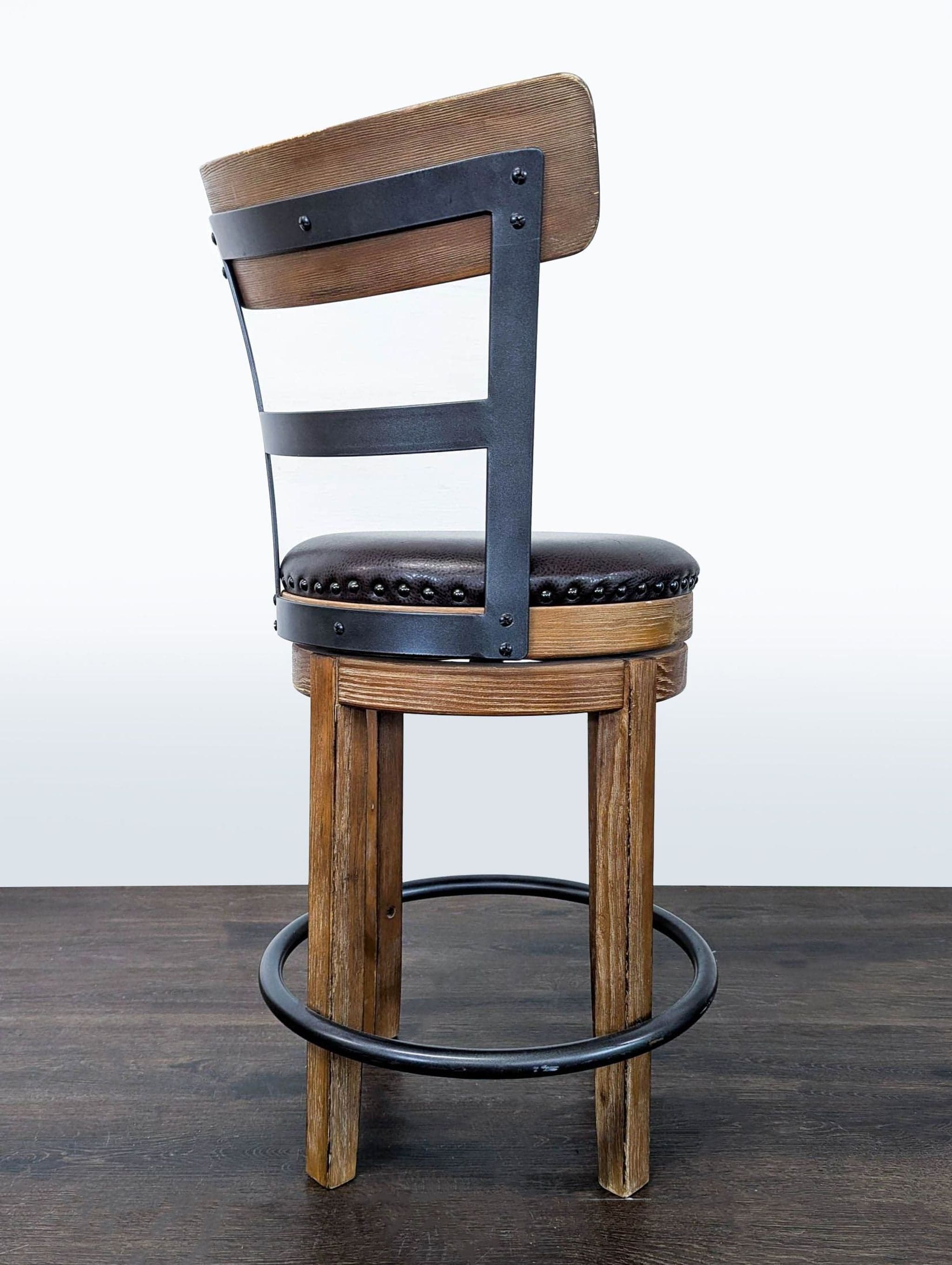 Ashley Furnture Pinnadel Counter Height Upholstered Bar Stool - Thumbnail 4