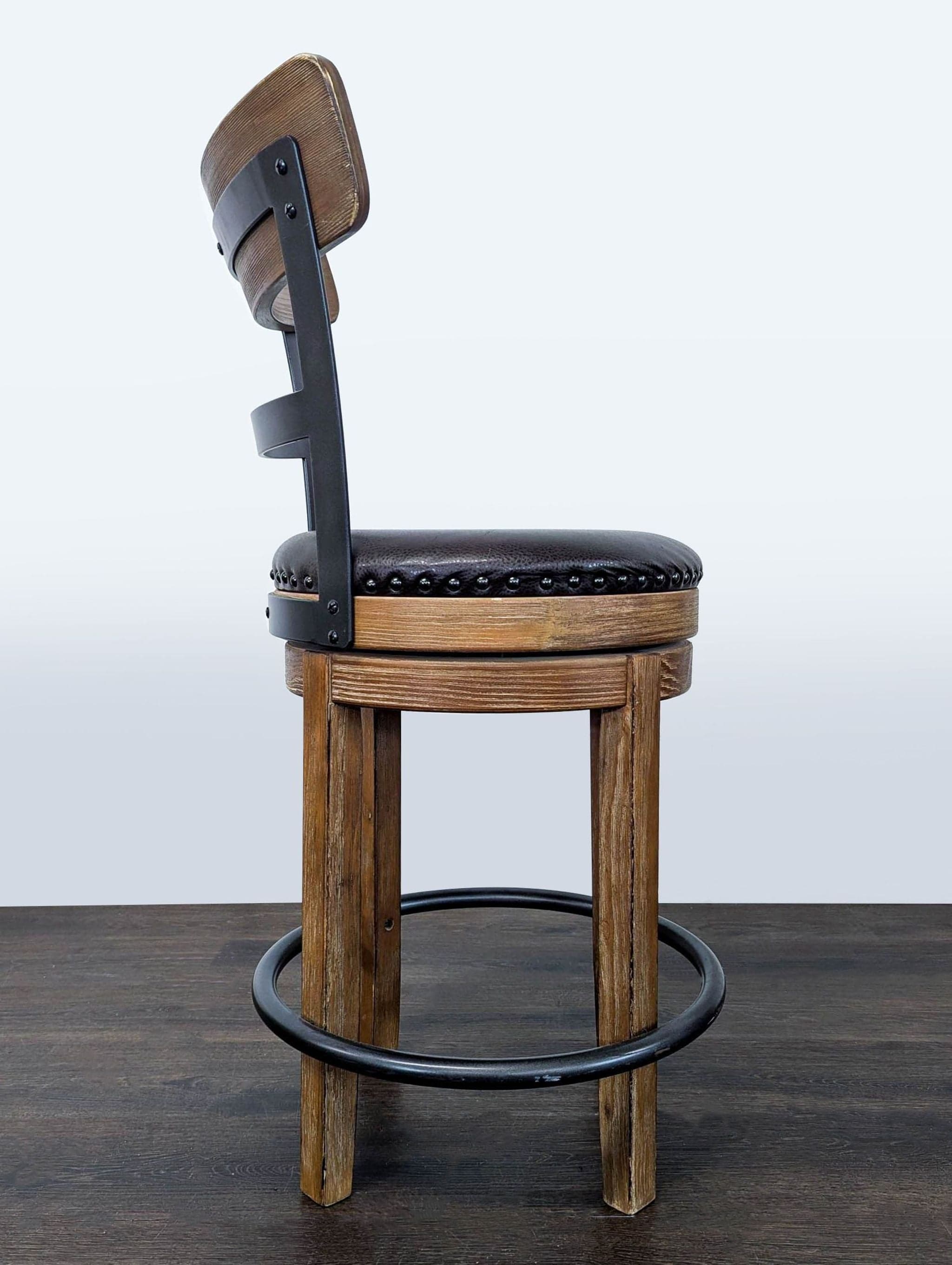 Ashley Furnture Pinnadel Counter Height Upholstered Bar Stool - Thumbnail 3