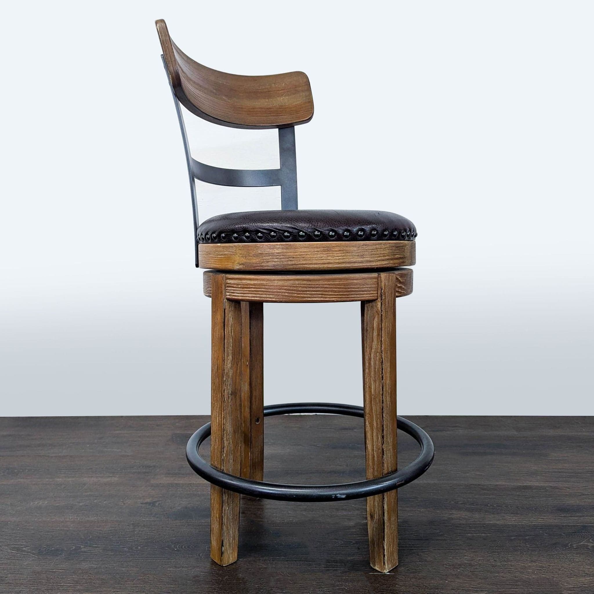 Ashley Furnture Pinnadel Counter Height Upholstered Bar Stool - Thumbnail 2