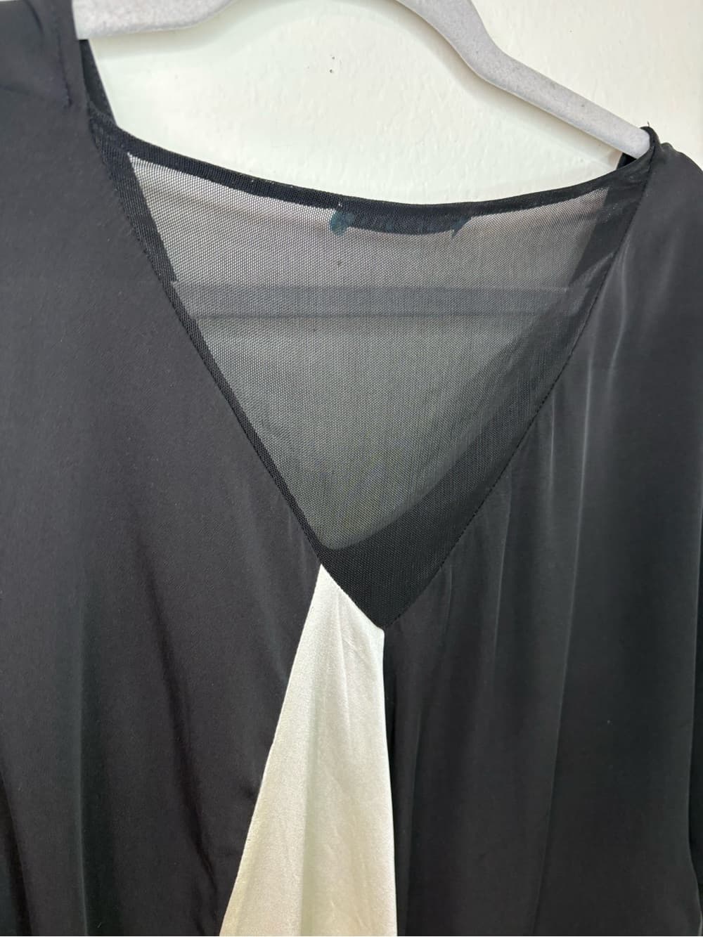 Alice + Olivia Silk Colorblock Dolman Sleeve Blouse asymmetrical Hem black white - Thumbnail 8