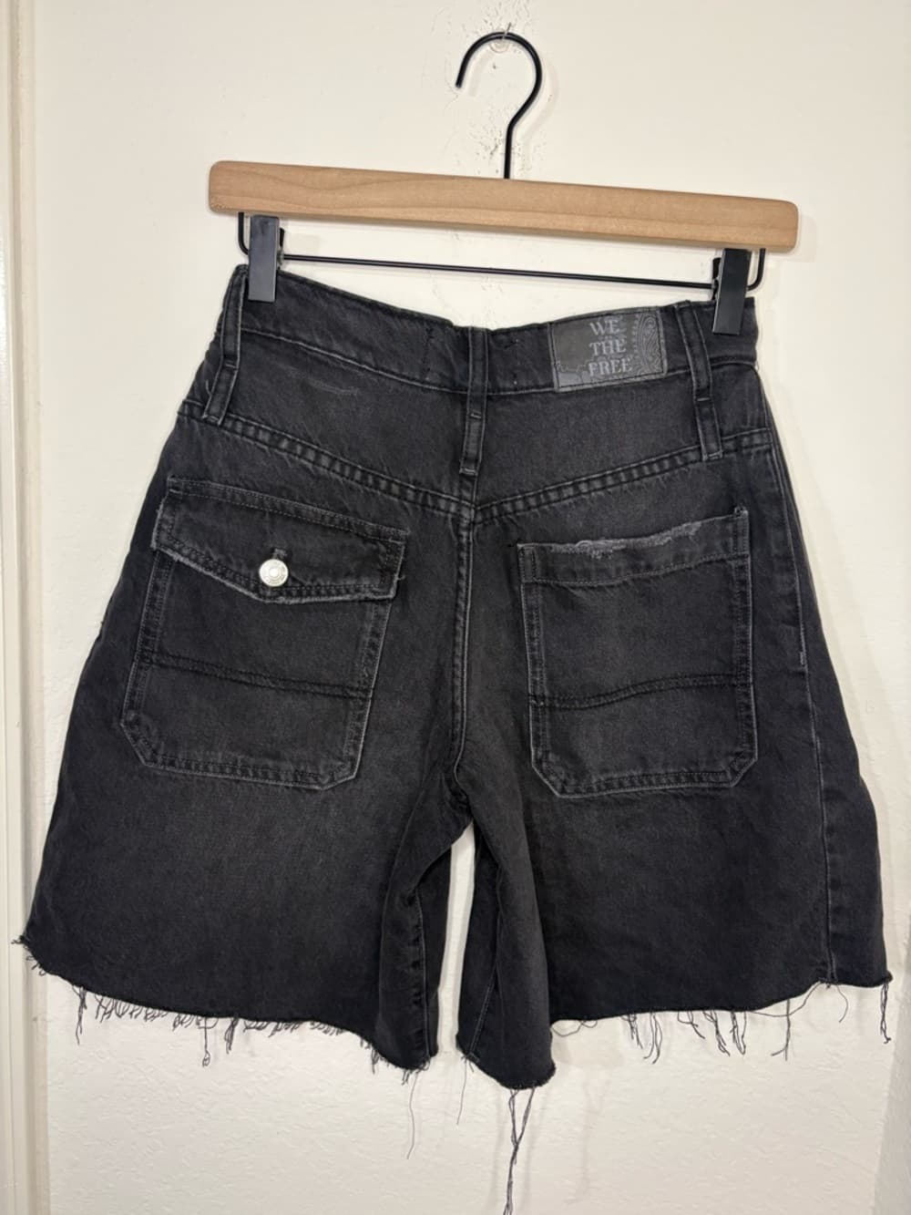 We The Free Boomerang Raw Hem Black Denim Shorts size 24 Free People - Thumbnail 5