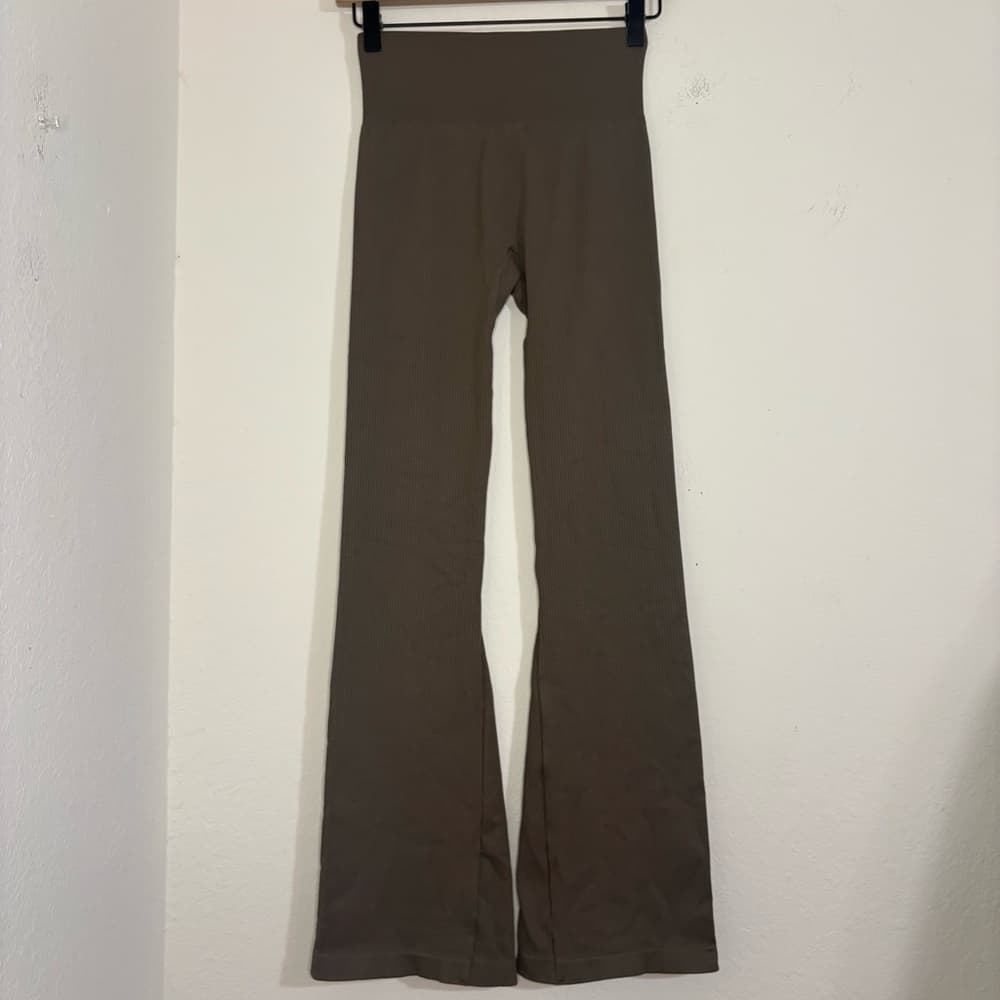 OQQ Brown Ribbed Flare Leggings size small - Thumbnail 7