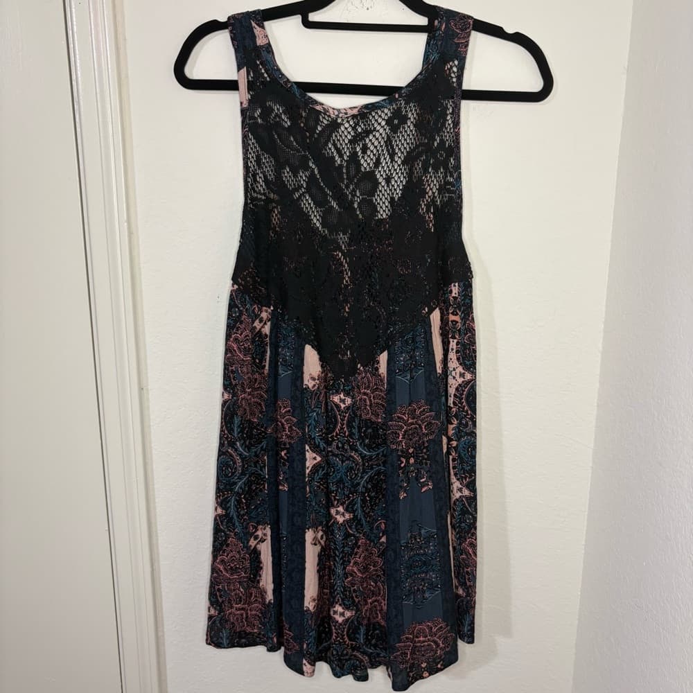 Free People Count Me In Trapeze Tunic Top black / pink combo paisley with lace - Thumbnail 2