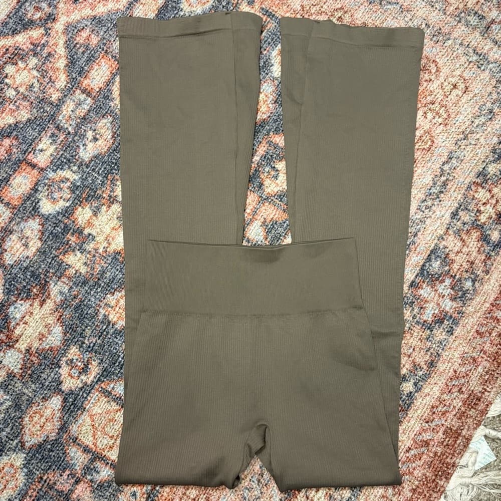 OQQ Brown Ribbed Flare Leggings size small - Thumbnail 2