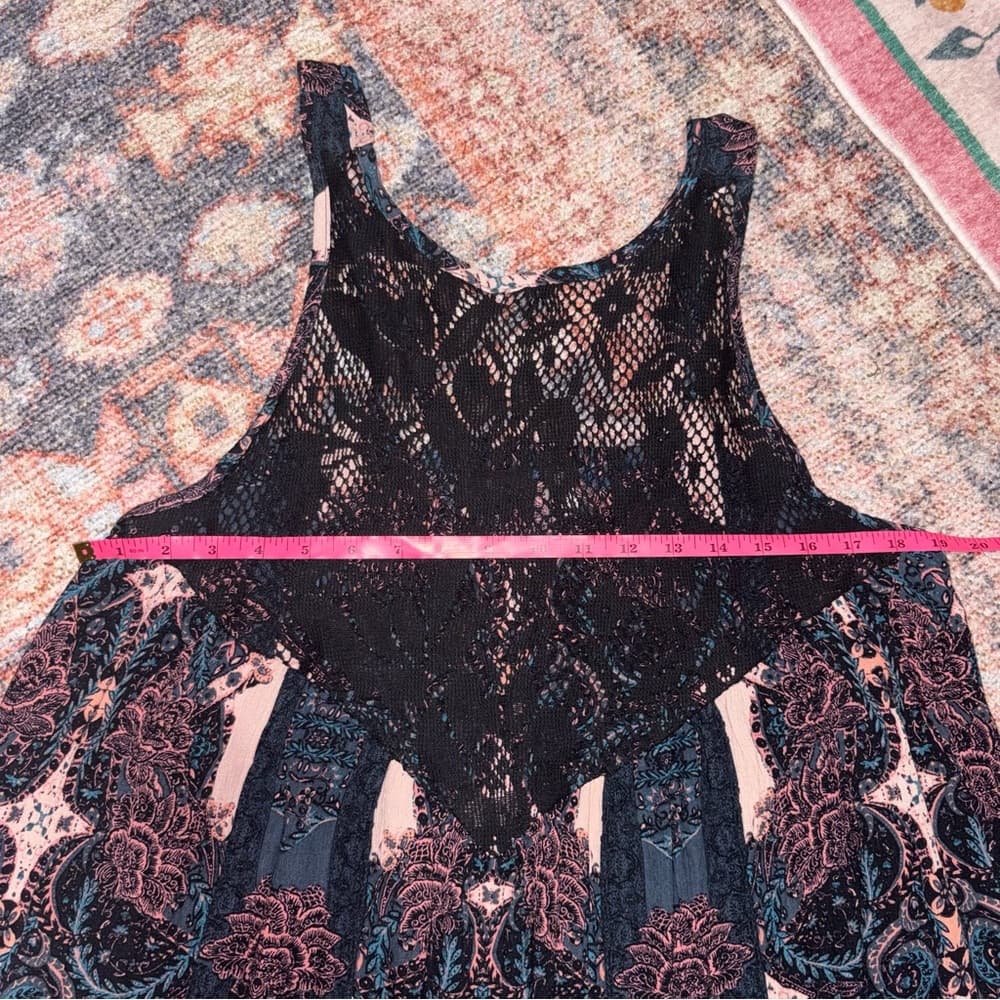 Free People Count Me In Trapeze Tunic Top black / pink combo paisley with lace - Thumbnail 14