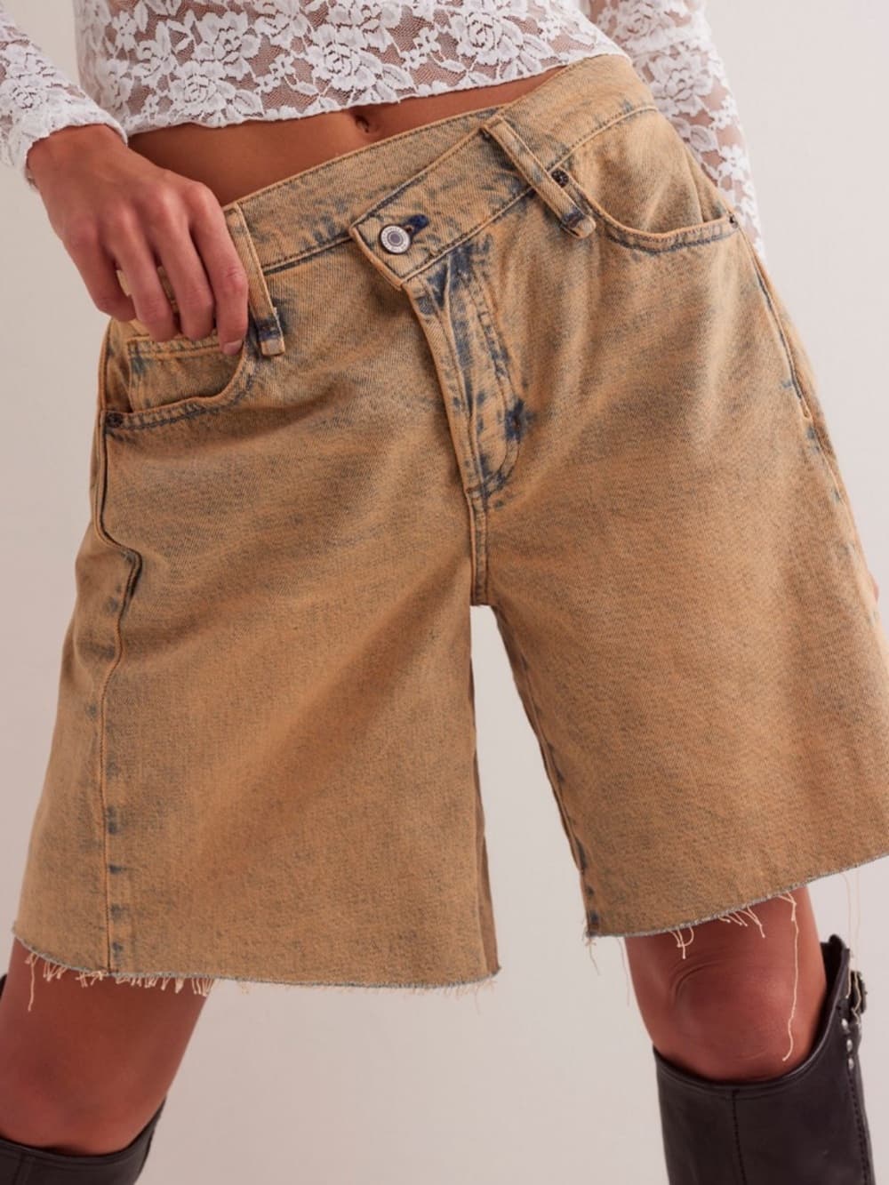 We The Free Boomerang Raw Hem Black Denim Shorts size 24 Free People - Thumbnail 12