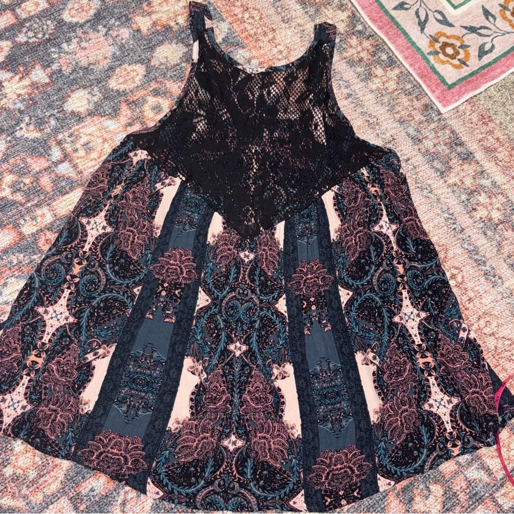 Free People Count Me In Trapeze Tunic Top black / pink combo paisley with lace - Thumbnail 13