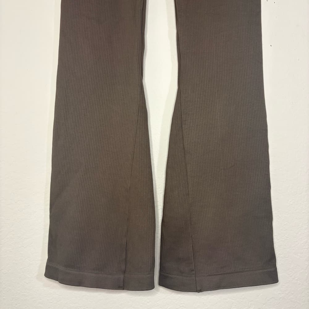 OQQ Brown Ribbed Flare Leggings size small - Thumbnail 4