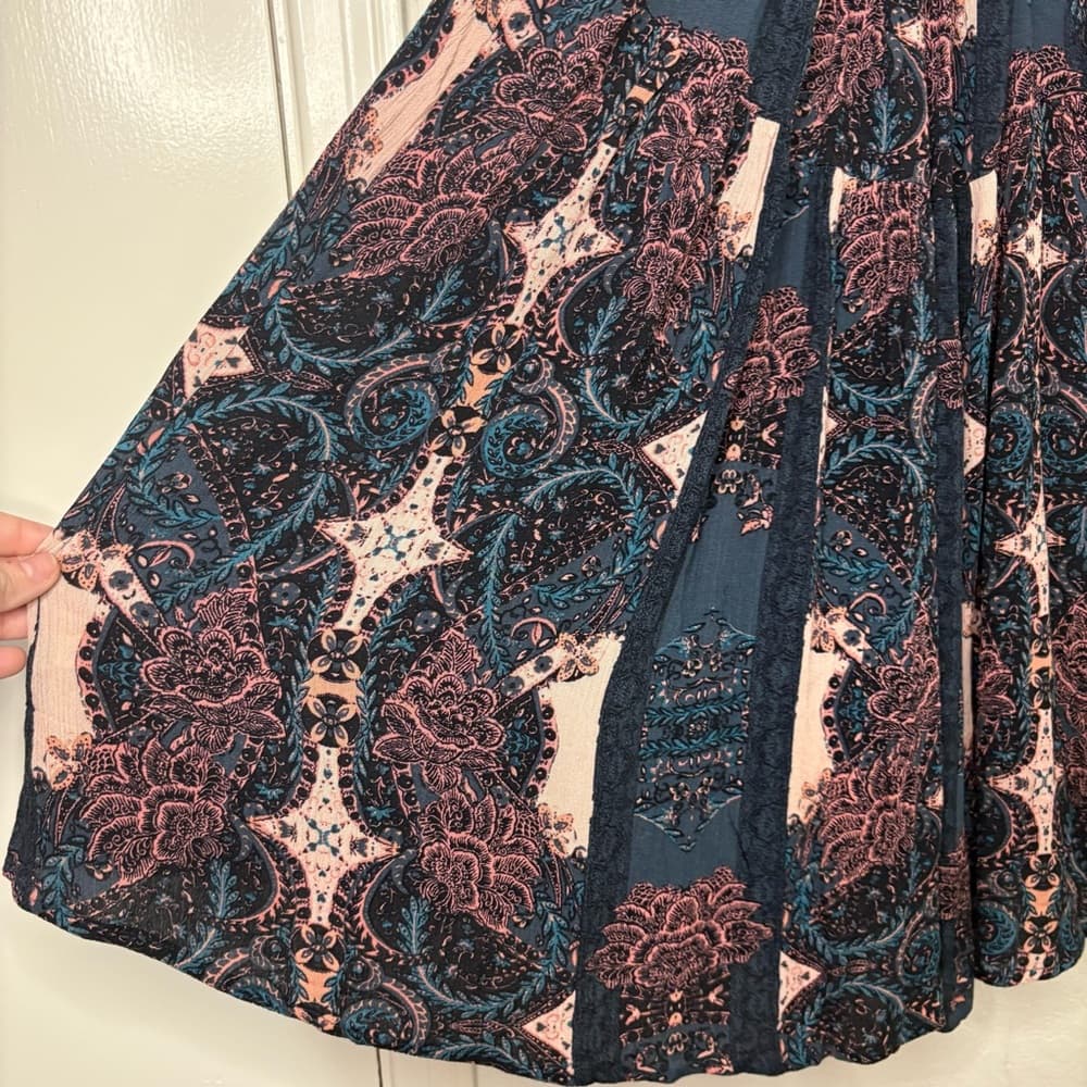 Free People Count Me In Trapeze Tunic Top black / pink combo paisley with lace - Thumbnail 10