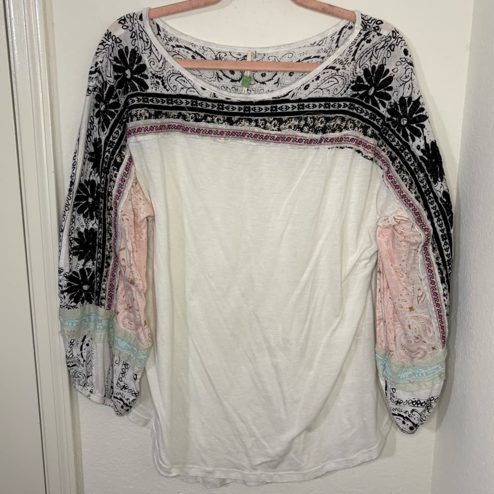 Free People Tripoli Embroidered Long-Sleeve top size small oversized - Thumbnail 2