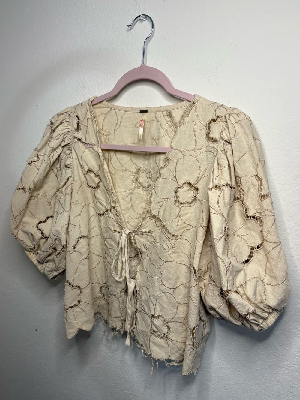 Free People June Top with balloon sleeves and floral embroidery tie front size S - Thumbnail 13