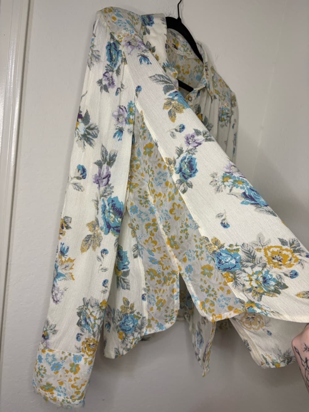 Free People Hold On To Me Floral Printed Blouse oversized Top size Medium - Thumbnail 5