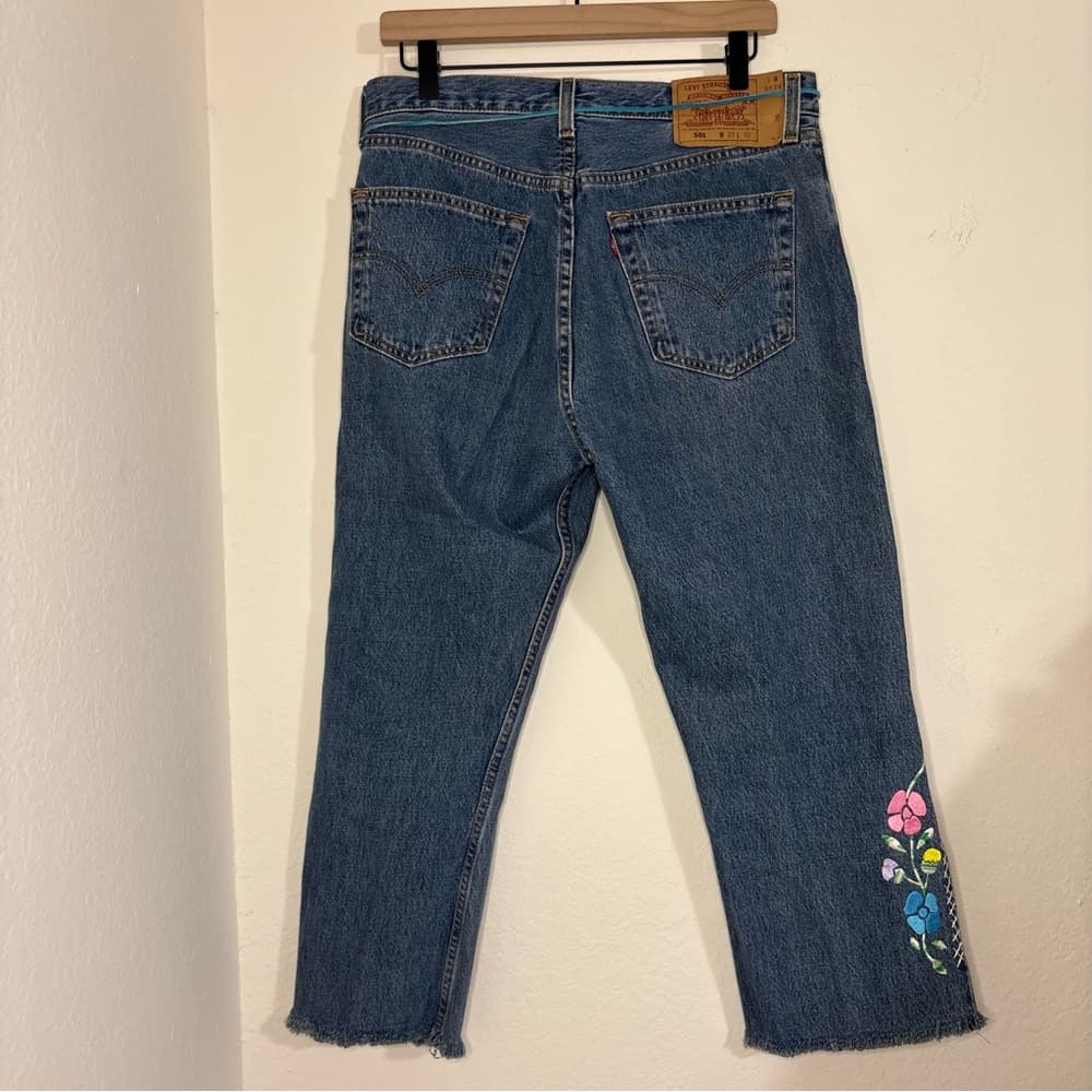 Levi 501 Embroidered Women’s Cropped Jeans with Slits - Thumbnail 7