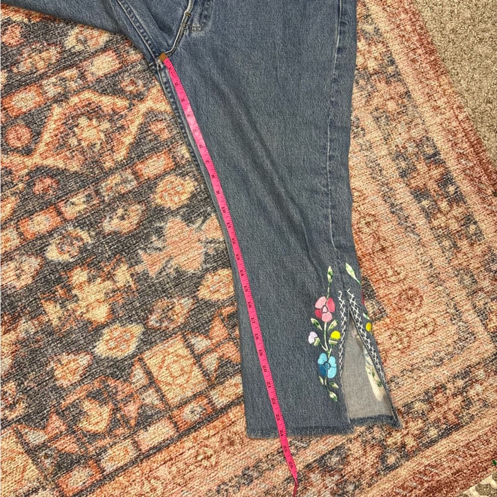 Levi 501 Embroidered Women’s Cropped Jeans with Slits - Thumbnail 11