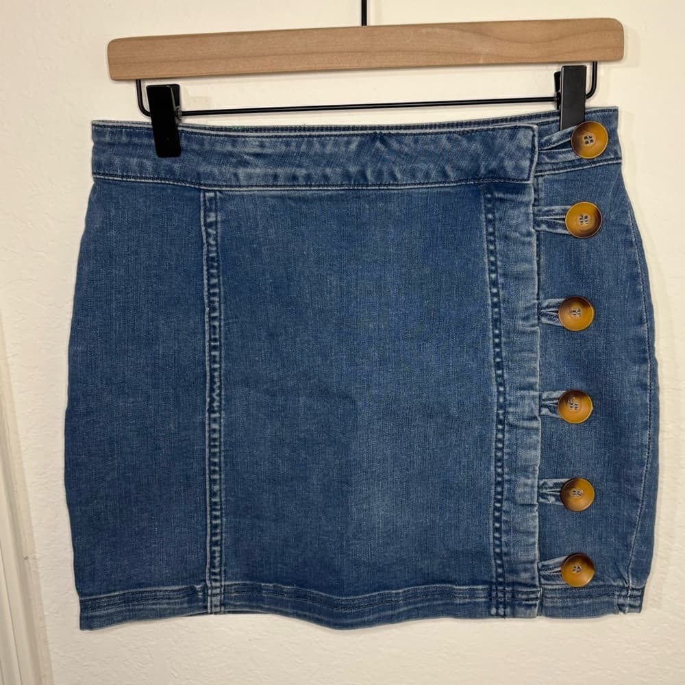 Free People Little Daisies Denim Mini Skirt size 2
