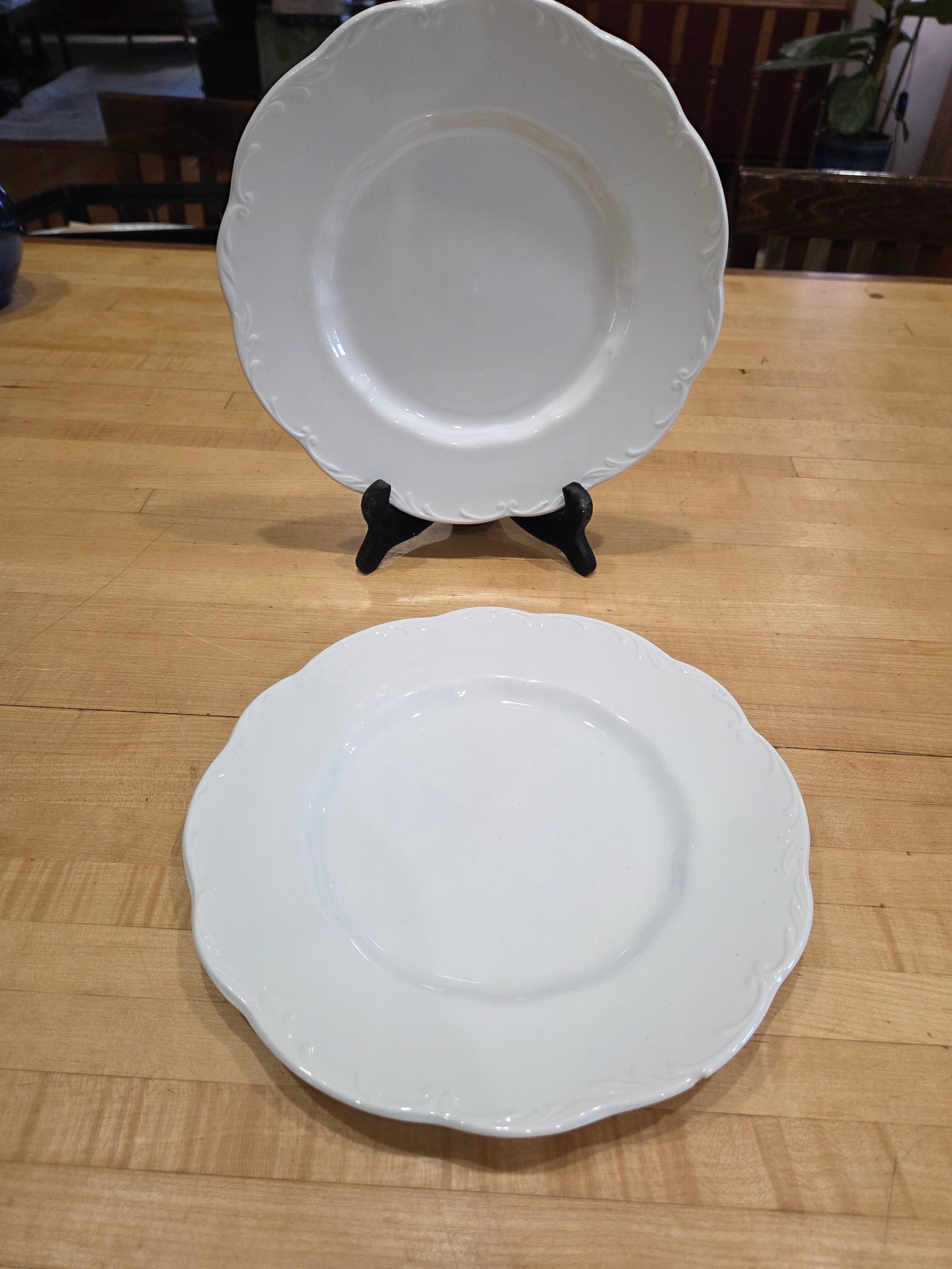 Vintage J G Meakin Sterling Colonial White Ironstone Dinner Plates Set 2