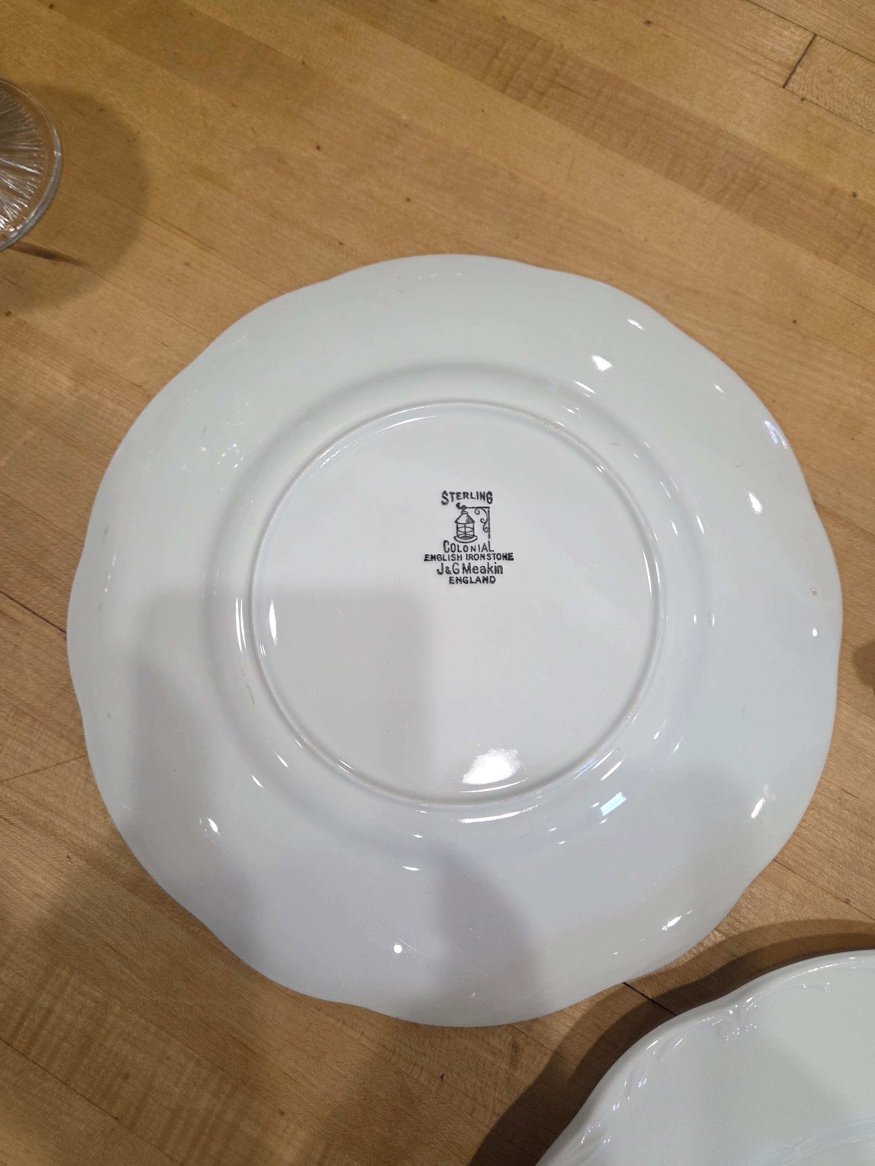 Vintage J G Meakin Sterling Colonial White Ironstone Dinner Plates Set 2 - Thumbnail 6