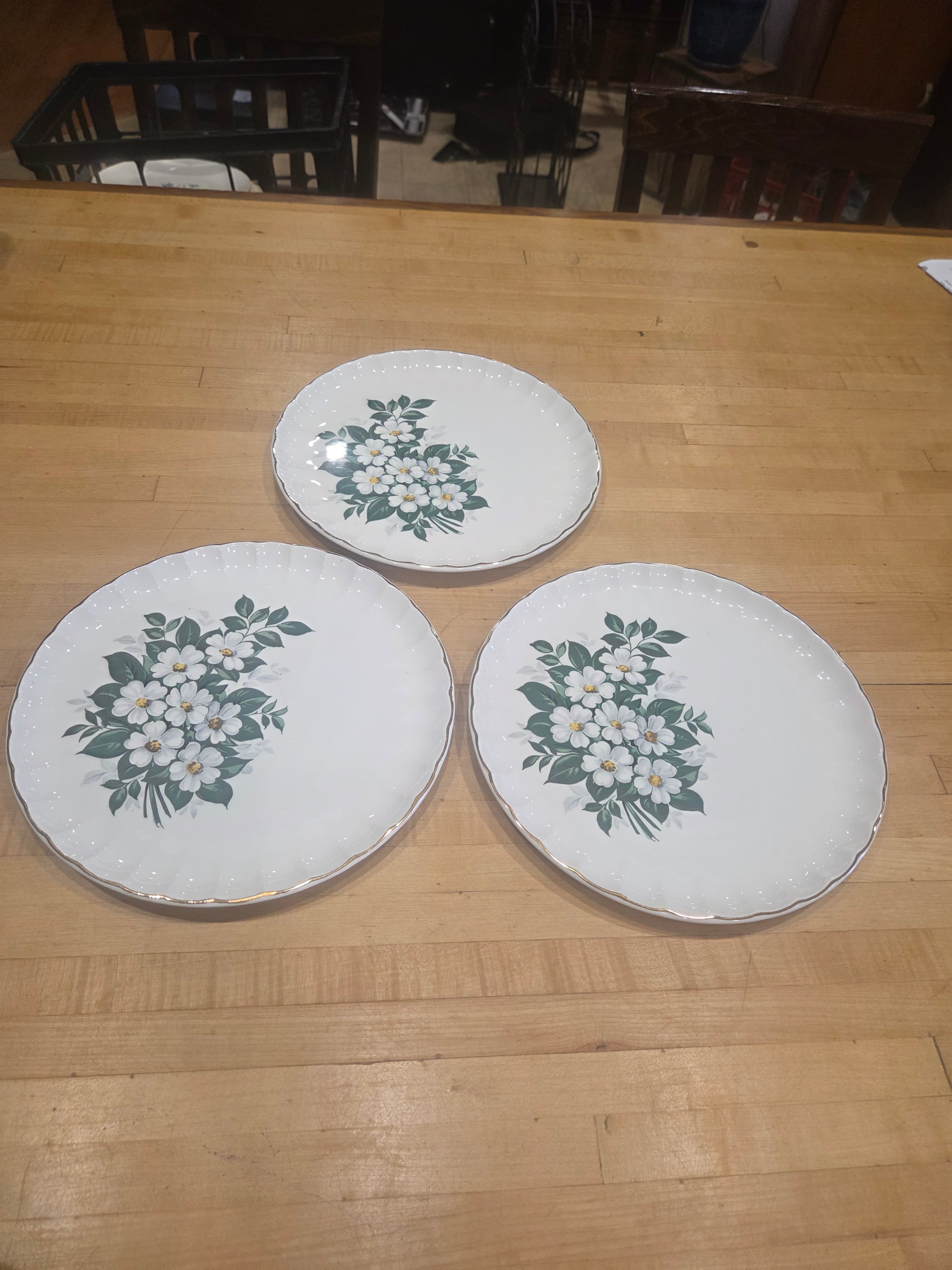 Vintage W S George Bolero White Flower Dinner Plates Set of 3 Gold Trim