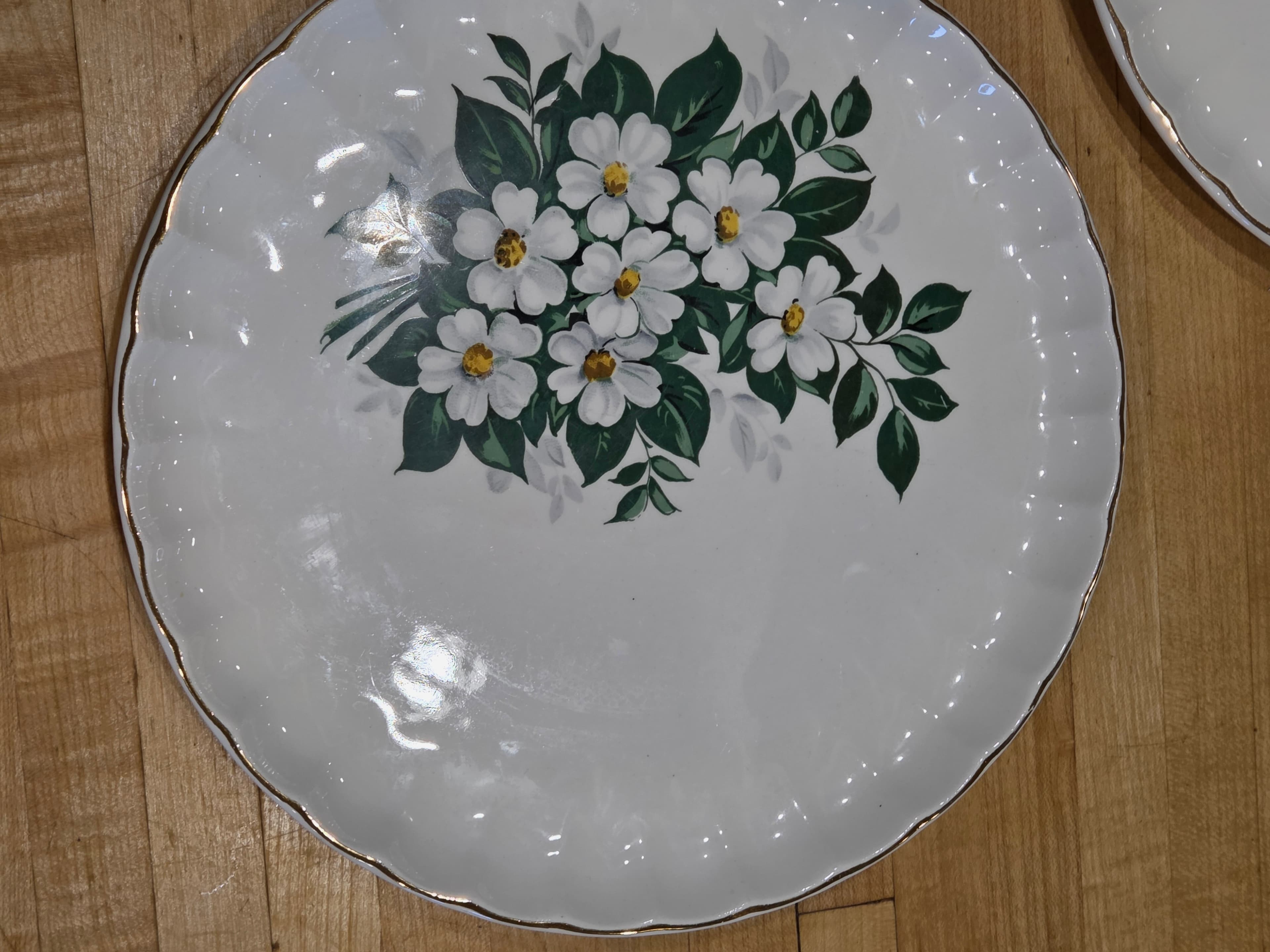 Vintage W S George Bolero White Flower Dinner Plates Set of 3 Gold Trim - Thumbnail 3