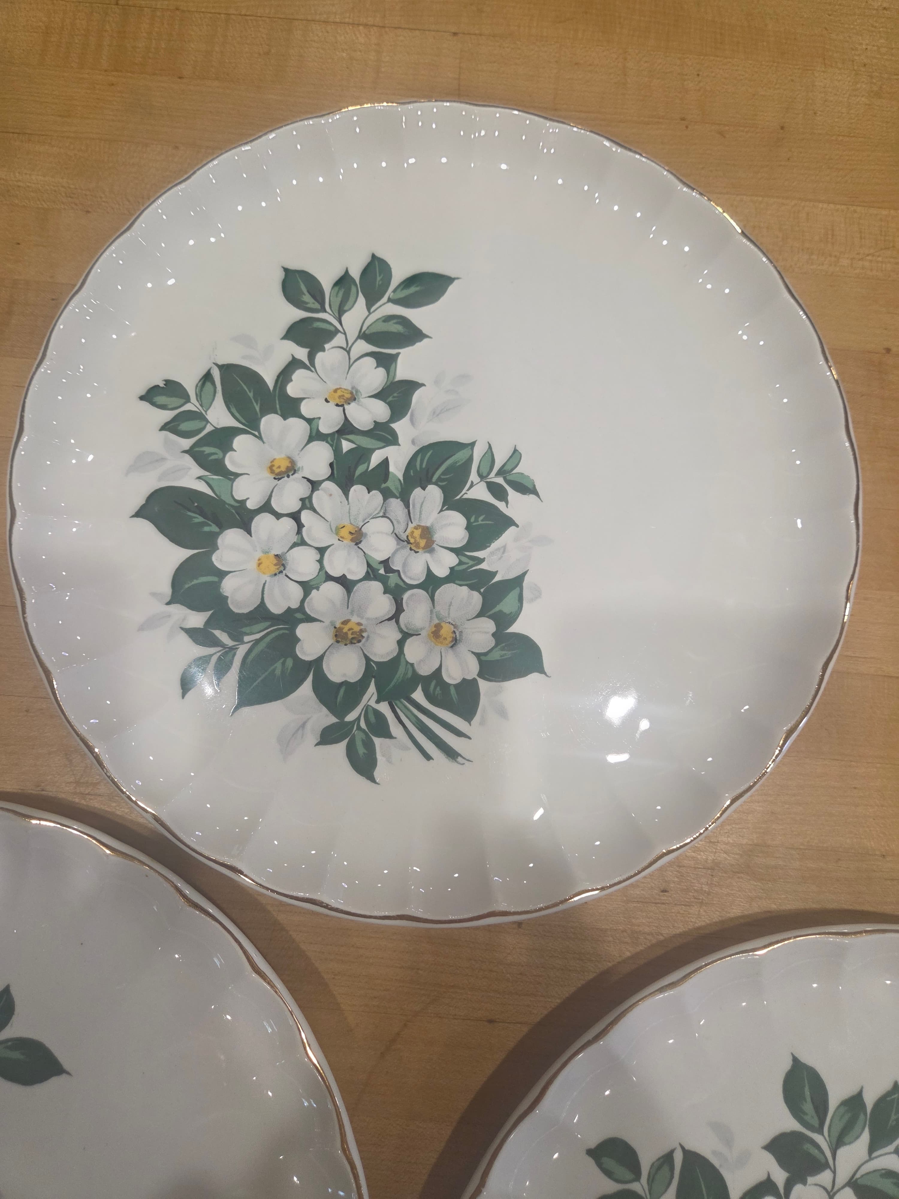Vintage W S George Bolero White Flower Dinner Plates Set of 3 Gold Trim - Thumbnail 4
