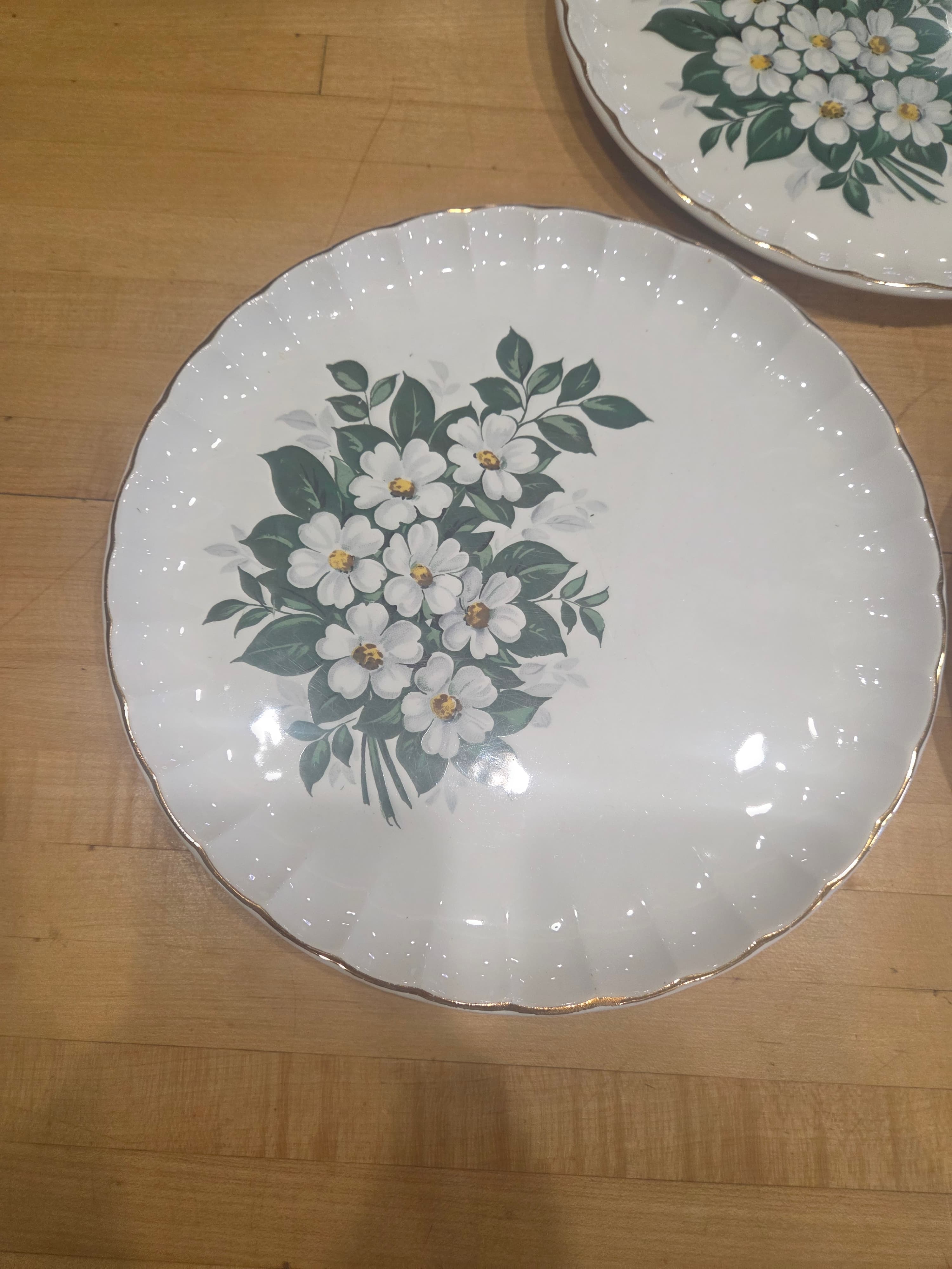 Vintage W S George Bolero White Flower Dinner Plates Set of 3 Gold Trim - Thumbnail 5