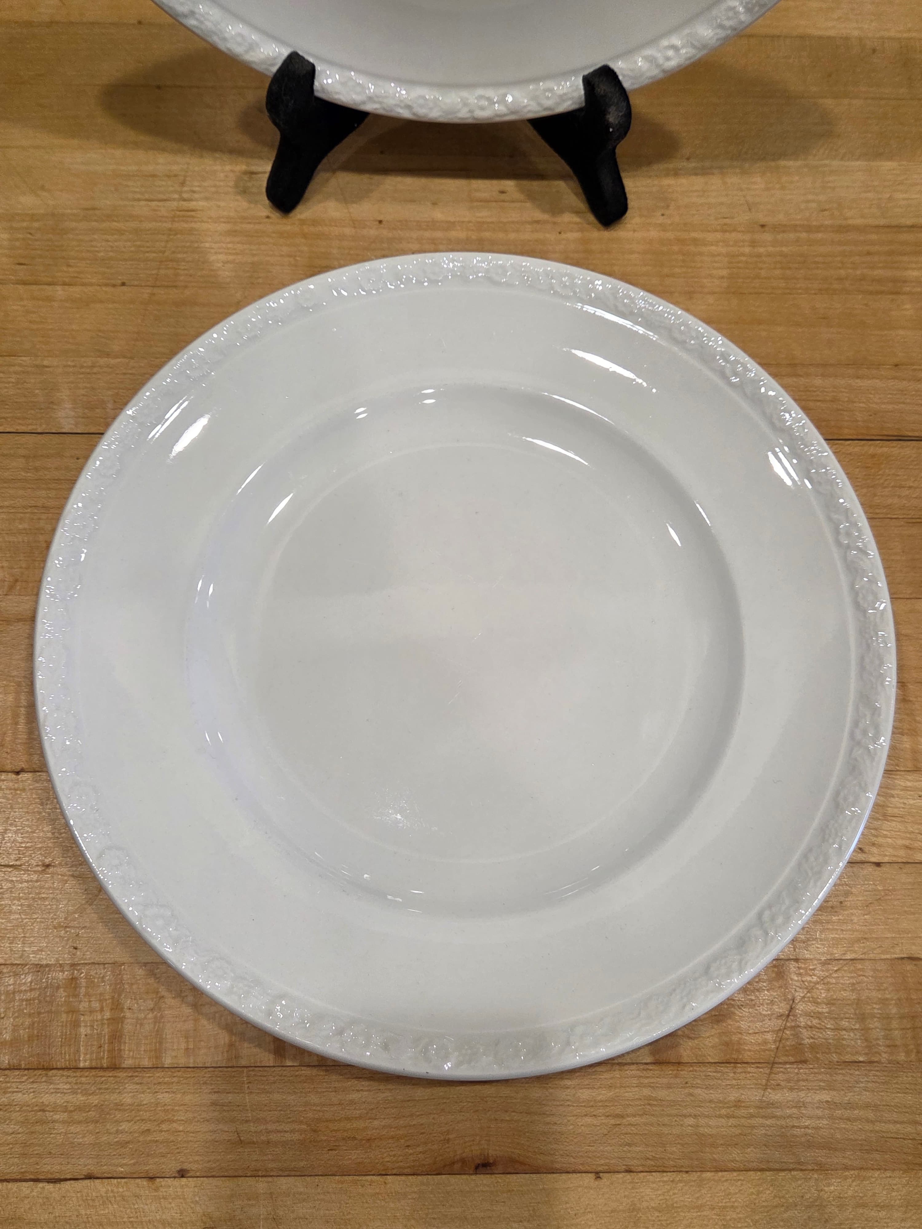 Vintage Enoch Wedgwood Tunstall White Ironstone Plates Set 2 Raised Fruit Rim - Thumbnail 3
