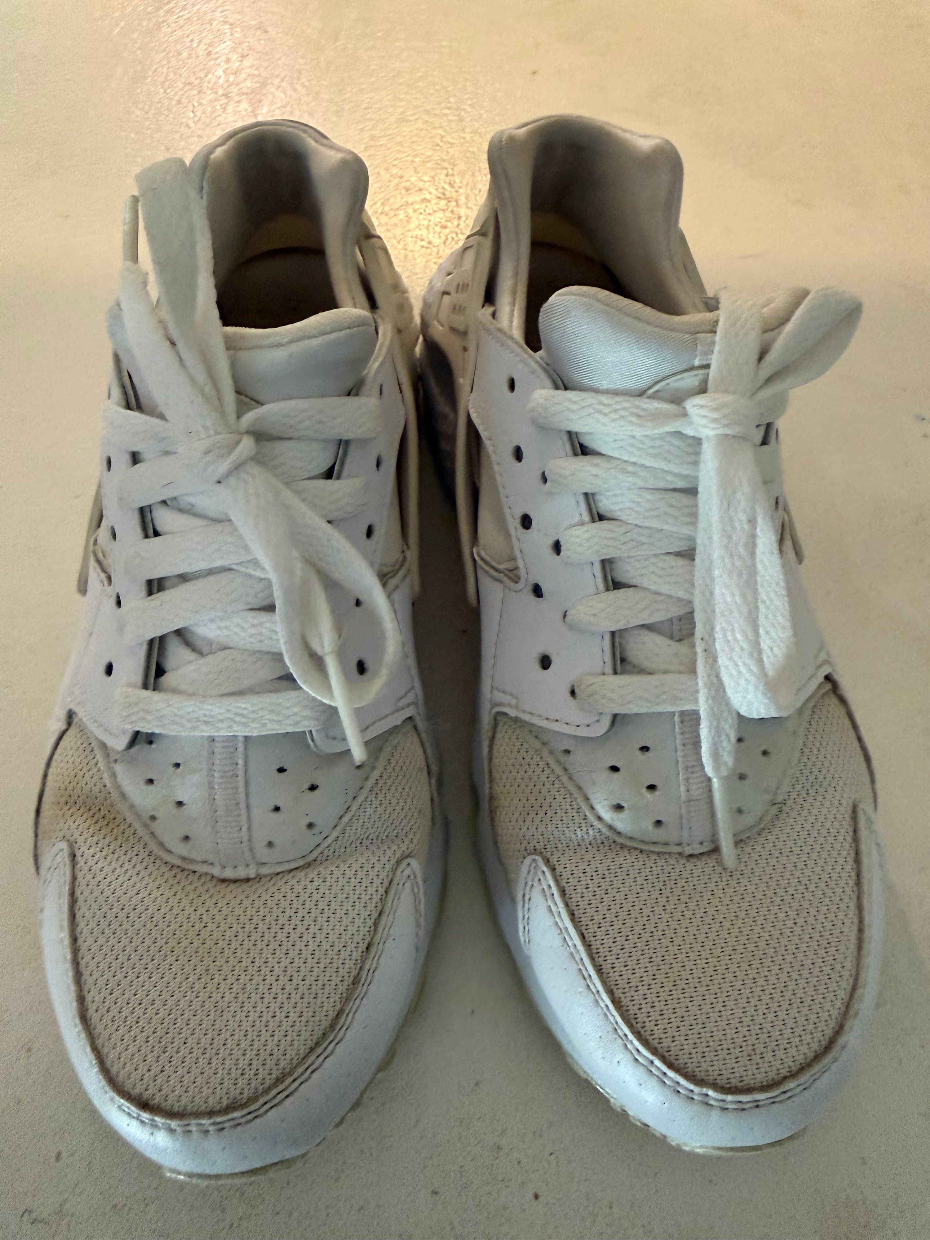 Nike Huarache White Sneakers Size 6.5 - Thumbnail 3