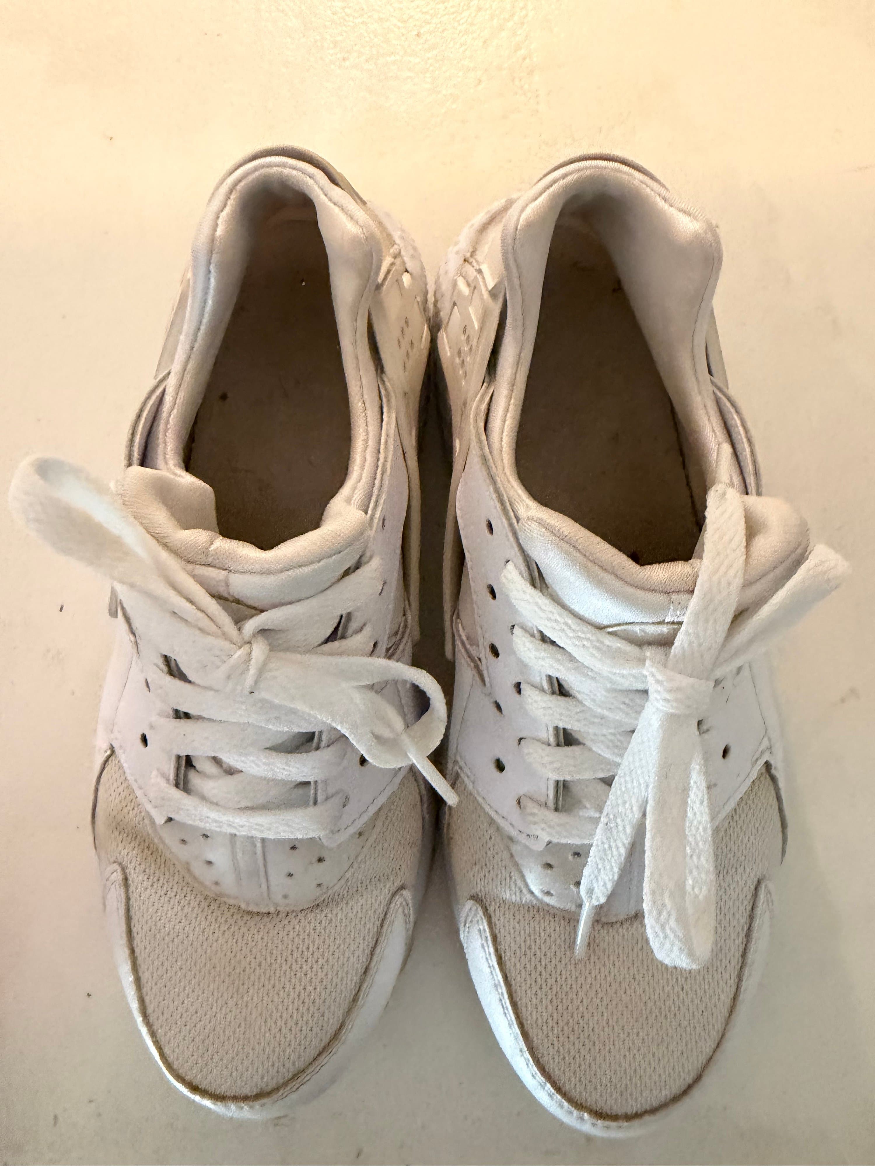 Nike Huarache White Sneakers Size 6.5 - Thumbnail 6