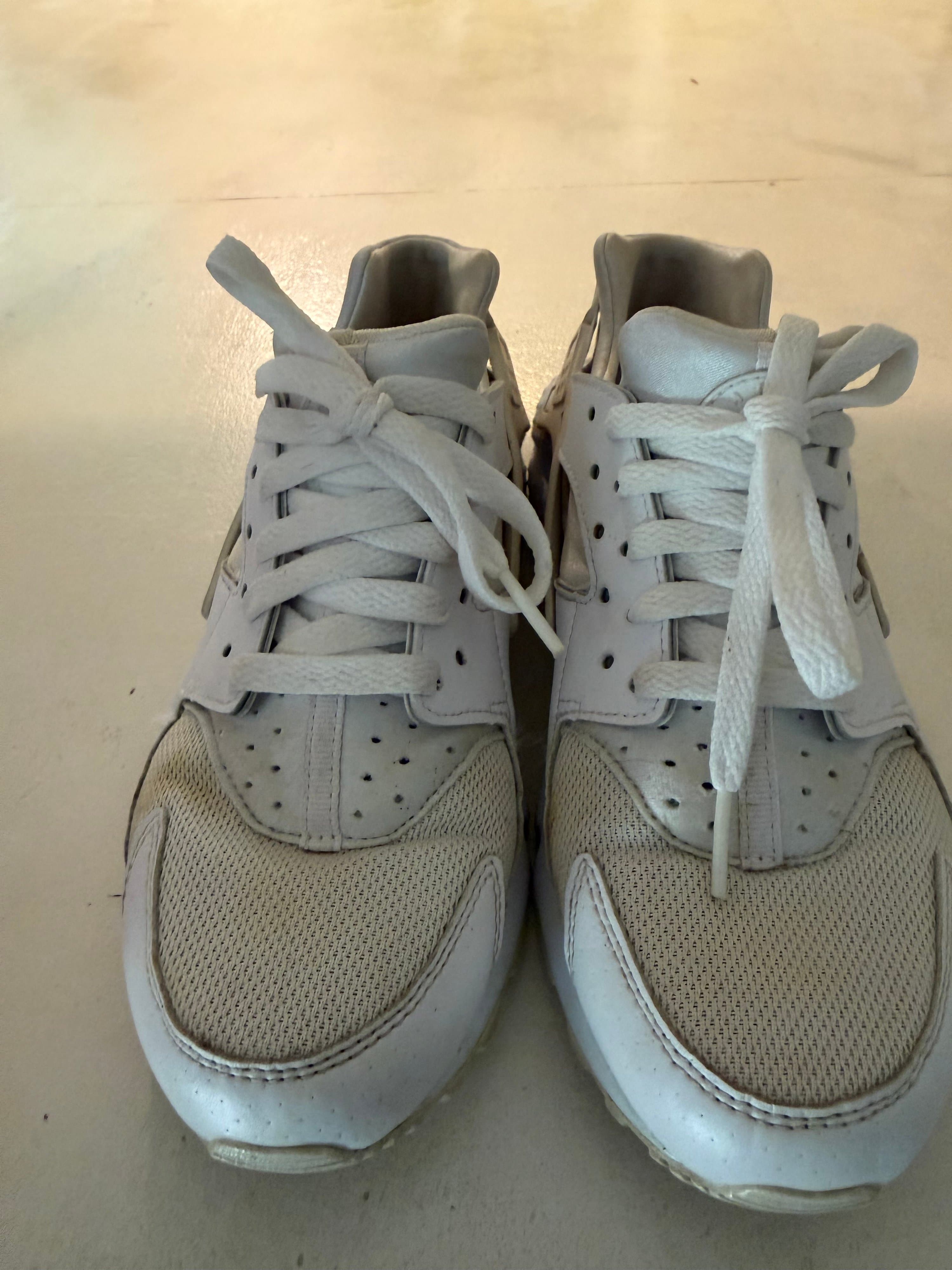 Nike Huarache White Sneakers Size 6.5 - Thumbnail 9