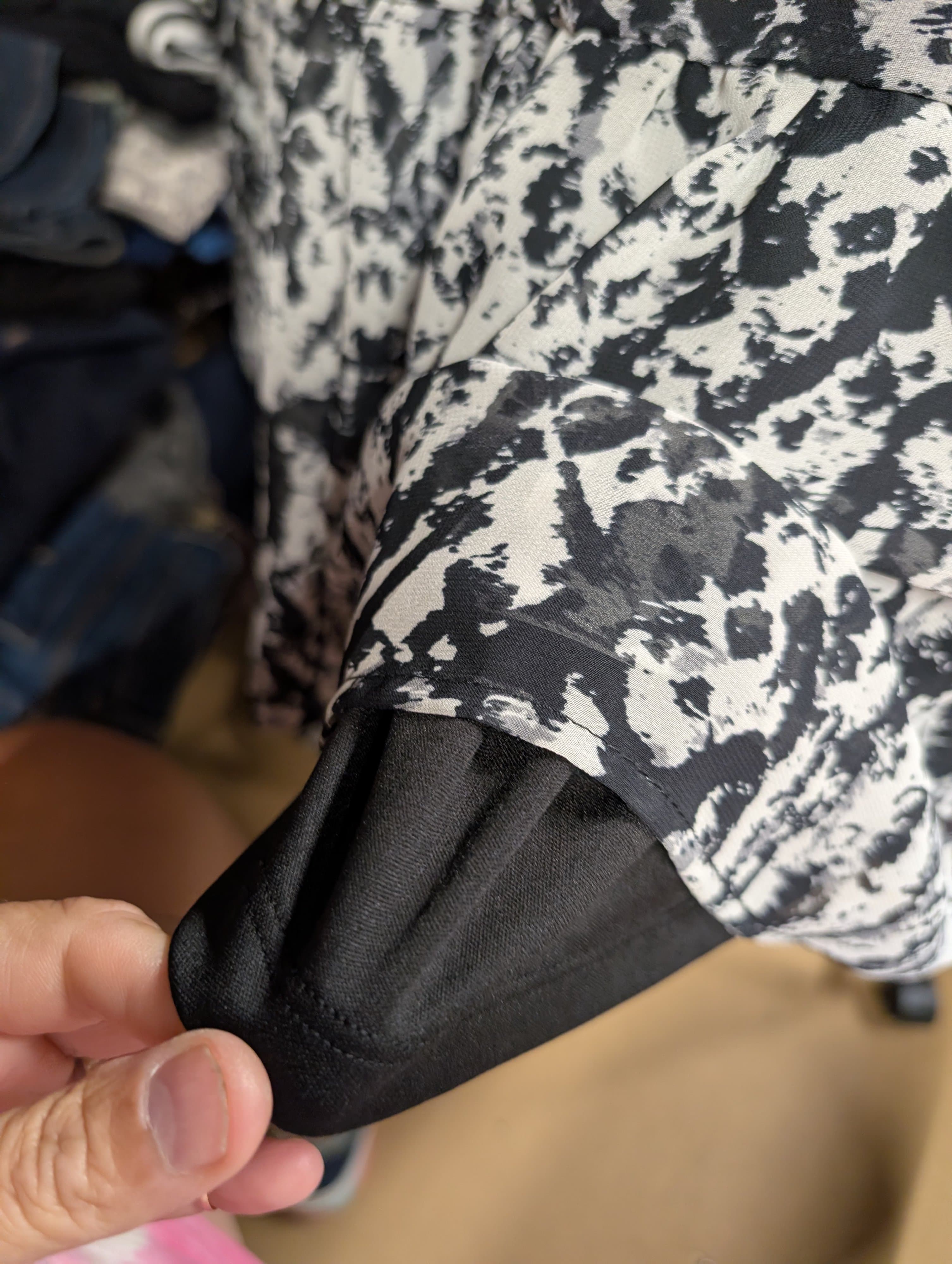 Black and White Abstract Print Skirt - Thumbnail 2